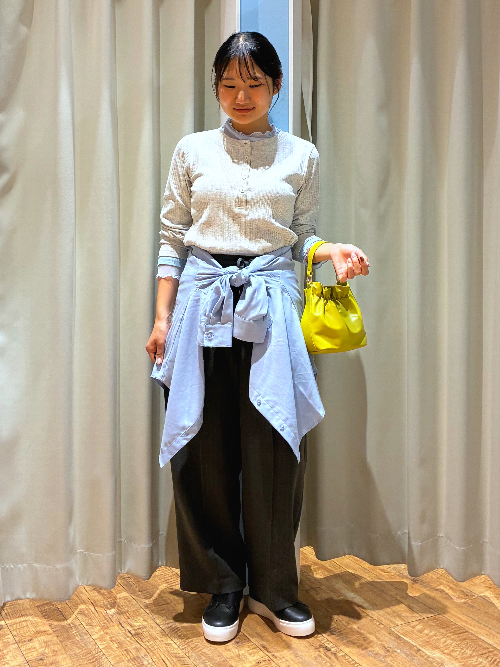 もんちゃんさんの「SHOO･LA･RUE｜【洗濯機可/S-LL】縦ラインですっきり お袖配色リブトップス」を使ったコーディネート