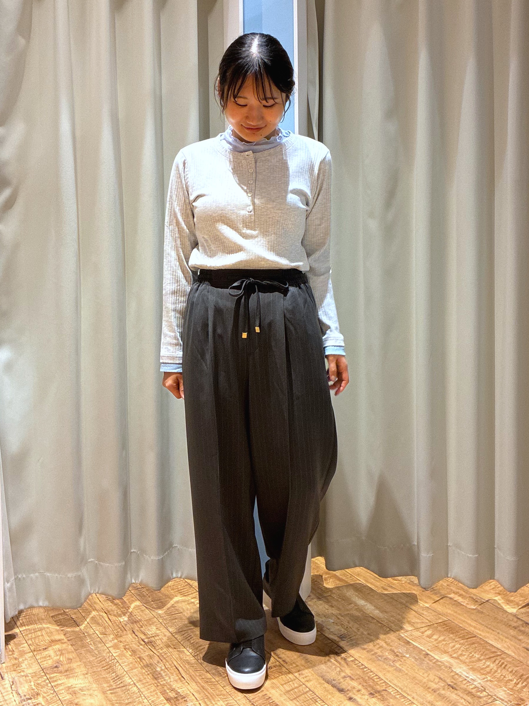 もんちゃんさんの「SHOO･LA･RUE｜【洗濯機可/S-LL】縦ラインですっきり お袖配色リブトップス」を使ったコーディネート