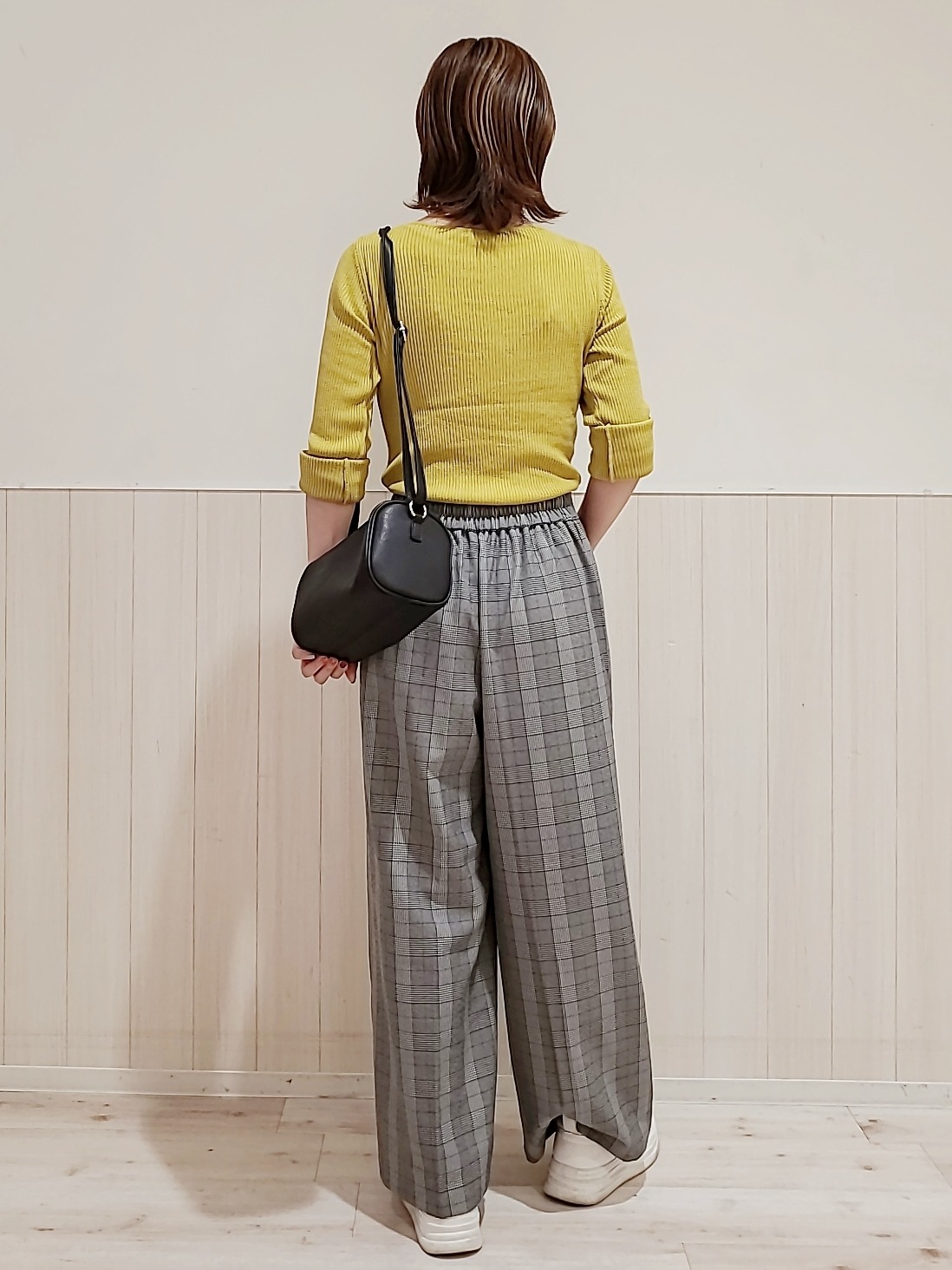 Riさんの「SHOO･LA･RUE｜【毛玉になりにくい/S-LL/洗濯機可】ボートネックで首元美しく やわらかリブニット」を使ったコーディネート