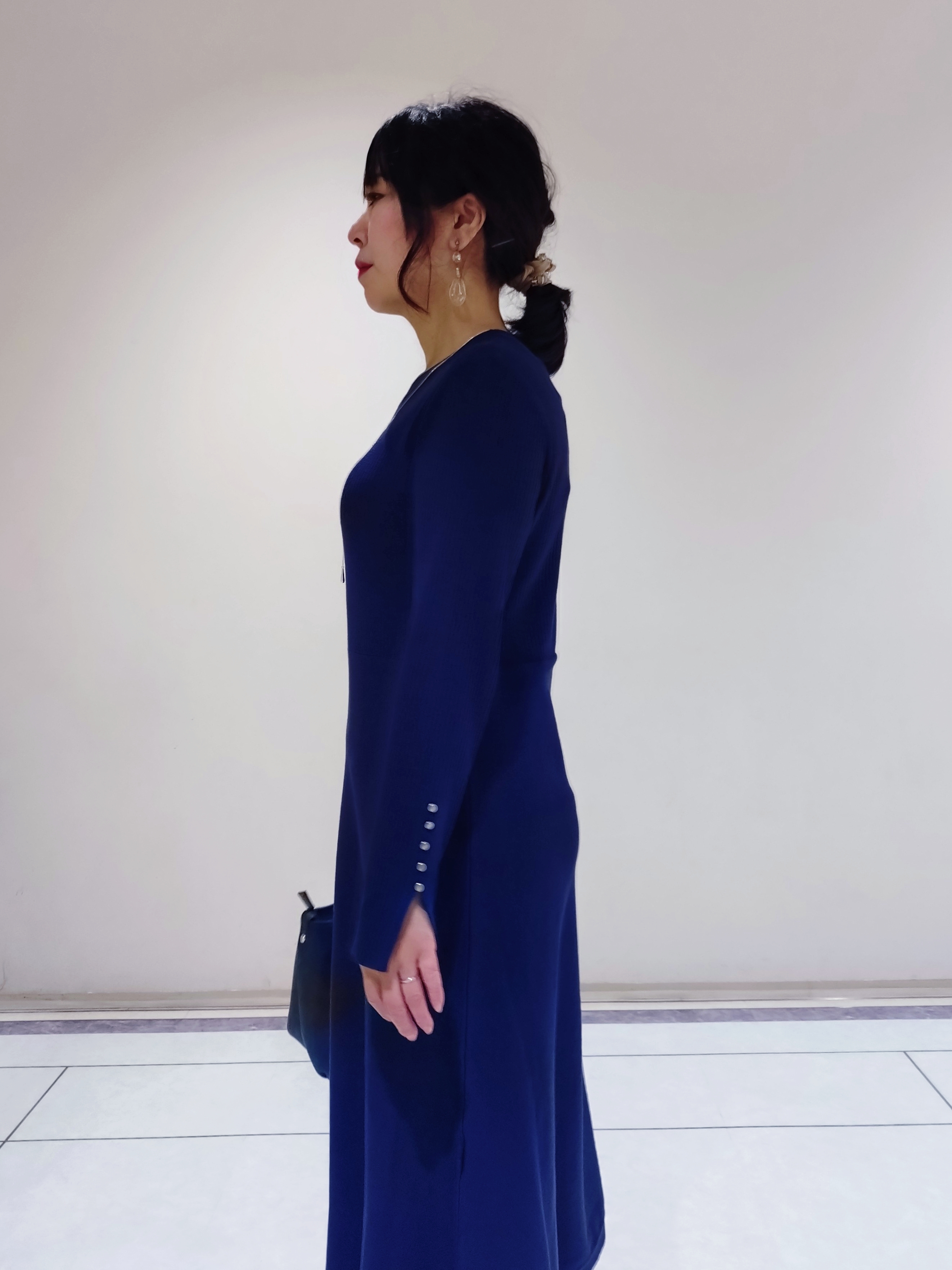 TOMOMIさんの「INDIVI｜【一着でコーデ完成！】ニットコンビ 美スタイルワンピース」を使ったコーディネート