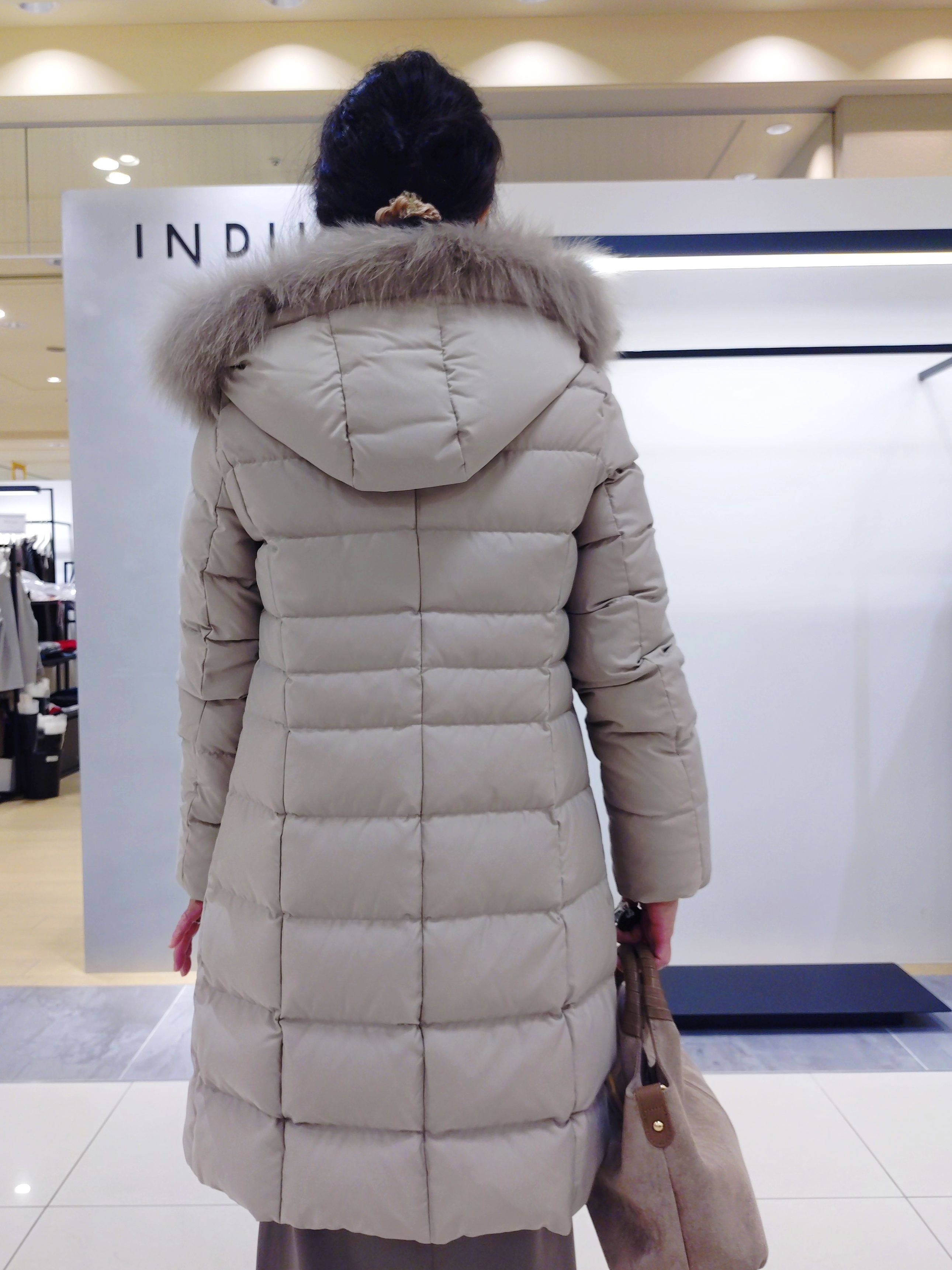 TOMOMIさんの「INDIVI｜【軽やか】ブークレニットジャケット」を使ったコーディネート
