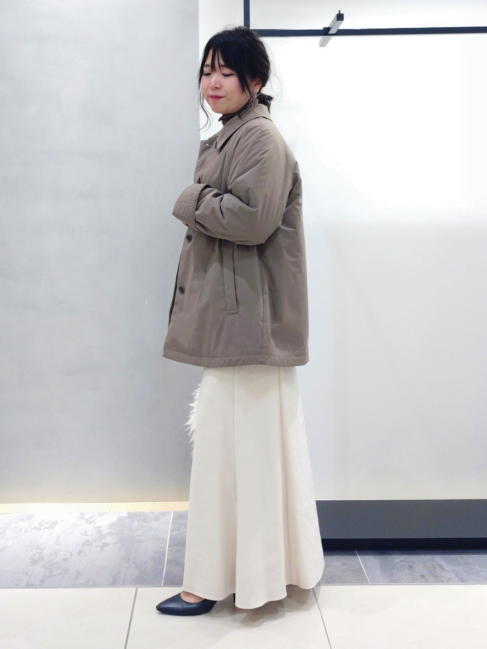TOMOMIさんの「INDIVI｜【美シルエット】ジョーゼットサテンセミフレアスカート」を使ったコーディネート