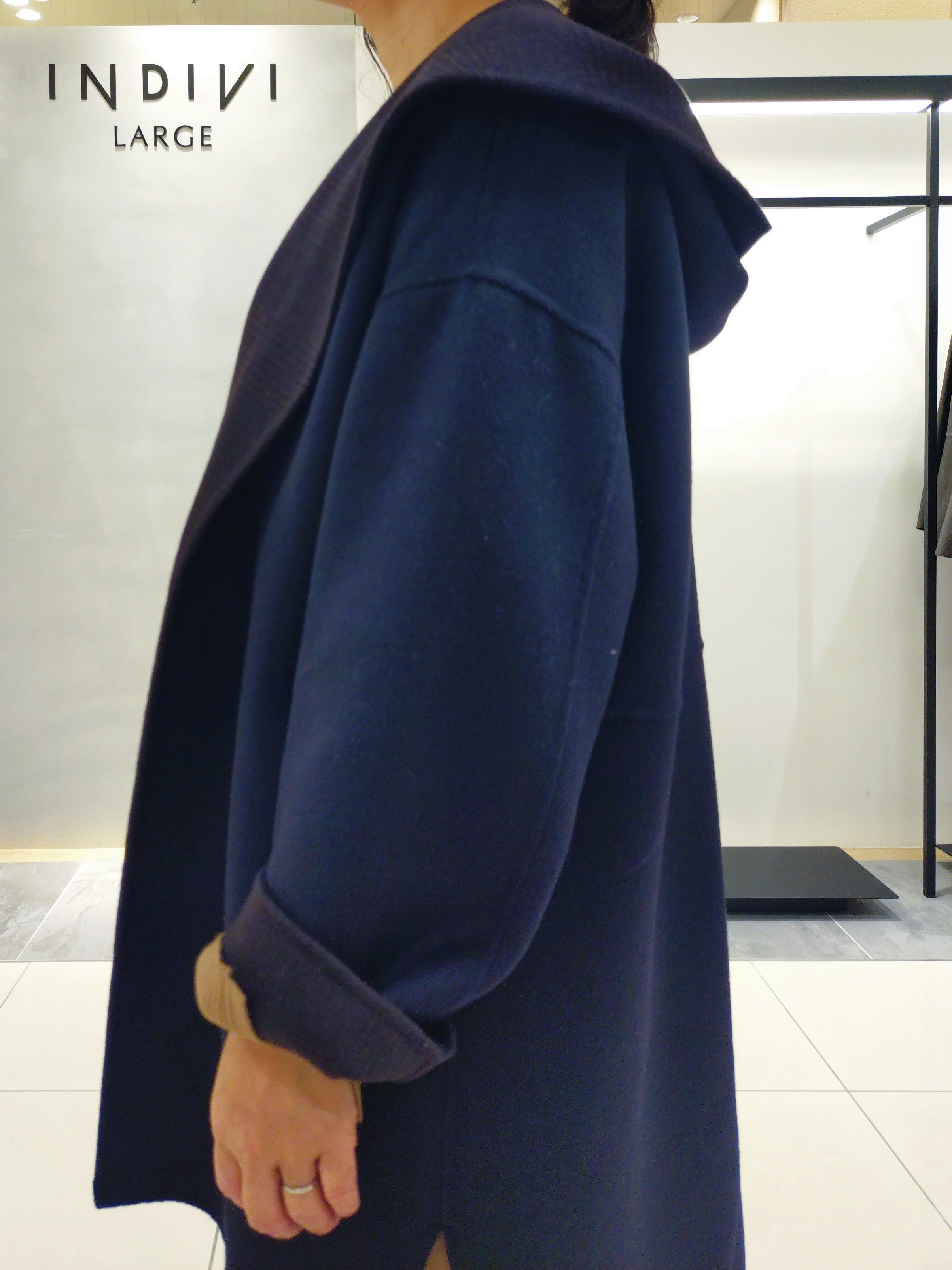TOMOMIさんの「INDIVI｜【選べるデザイン】大人トップロングネックレス」を使ったコーディネート