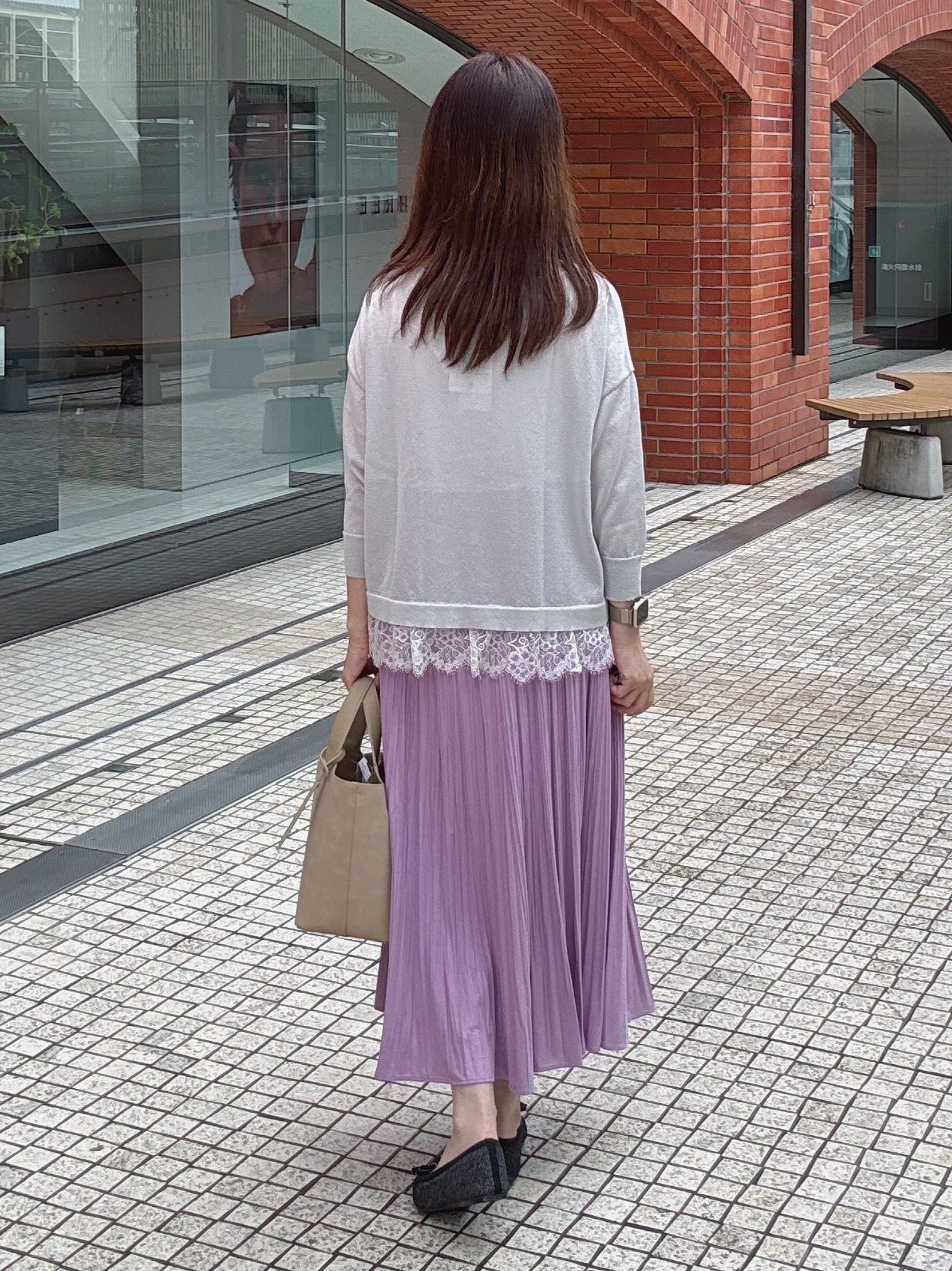 makiさんの「UNTITLED｜【一枚で着映え】レースドッキングニットプルオーバー」を使ったコーディネート