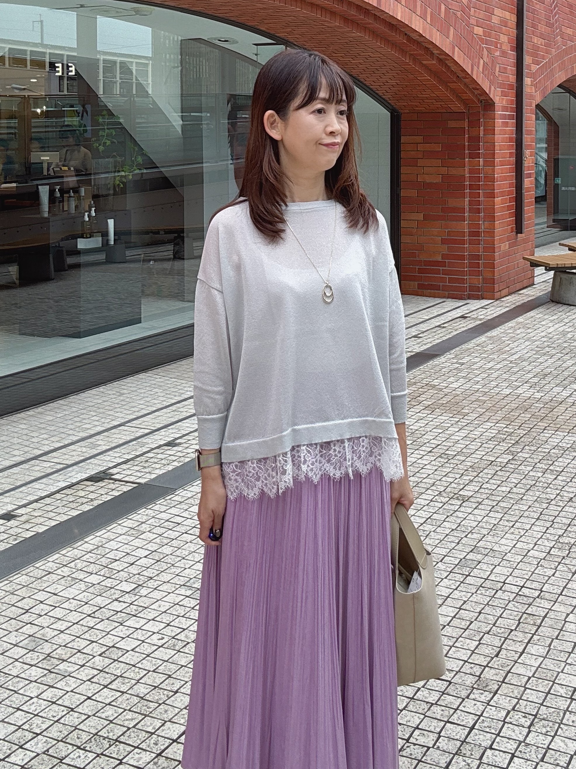 makiさんの「UNTITLED｜【一枚で着映え】レースドッキングニットプルオーバー」を使ったコーディネート