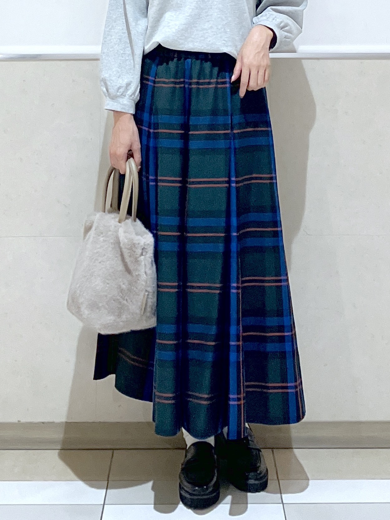 eriko さんの「Dessin｜【洗える/7色展開/XS-L】バックヘンリーミニ裏毛 長袖」を使ったコーディネート