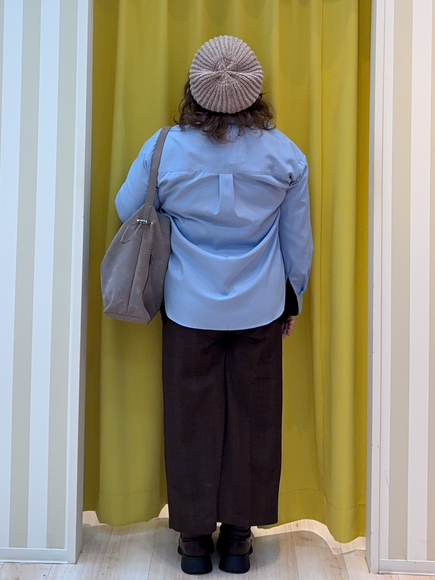 kotoさんさんの「SHOO･LA･RUE｜【洗濯後しわになりにくい/S-LL】気分で選ぶ 大人のデイリー使いに ベーシックシャツ」を使ったコーディネート