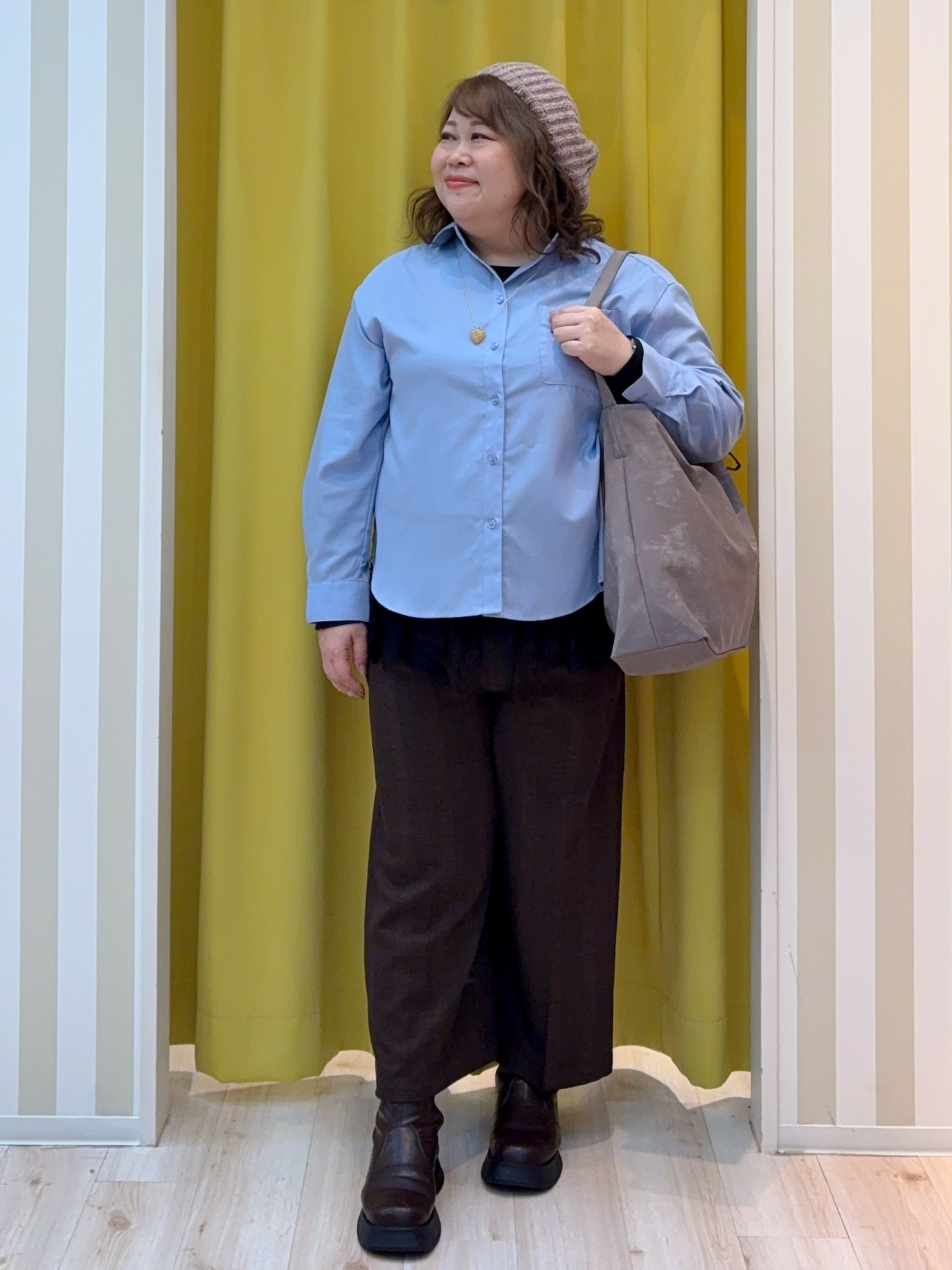 kotoさんさんの「SHOO･LA･RUE｜【洗濯後しわになりにくい/S-LL】気分で選ぶ 大人のデイリー使いに ベーシックシャツ」を使ったコーディネート