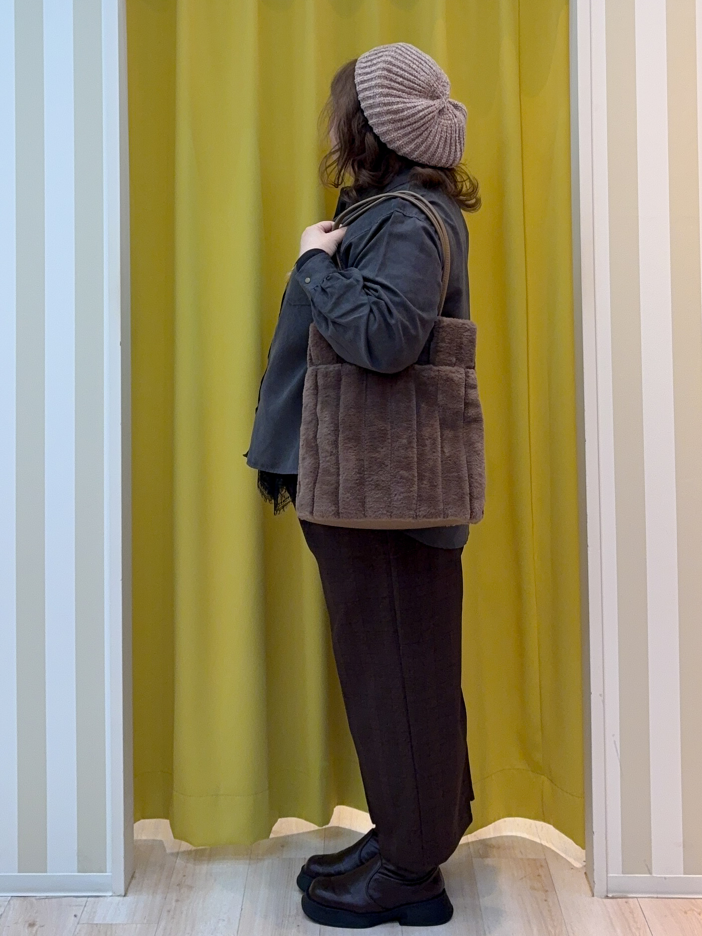 kotoさんさんの「SHOO･LA･RUE｜【S-LL/洗濯機可】なめらかさが心地いい。スエード調ポケットシャツ」を使ったコーディネート