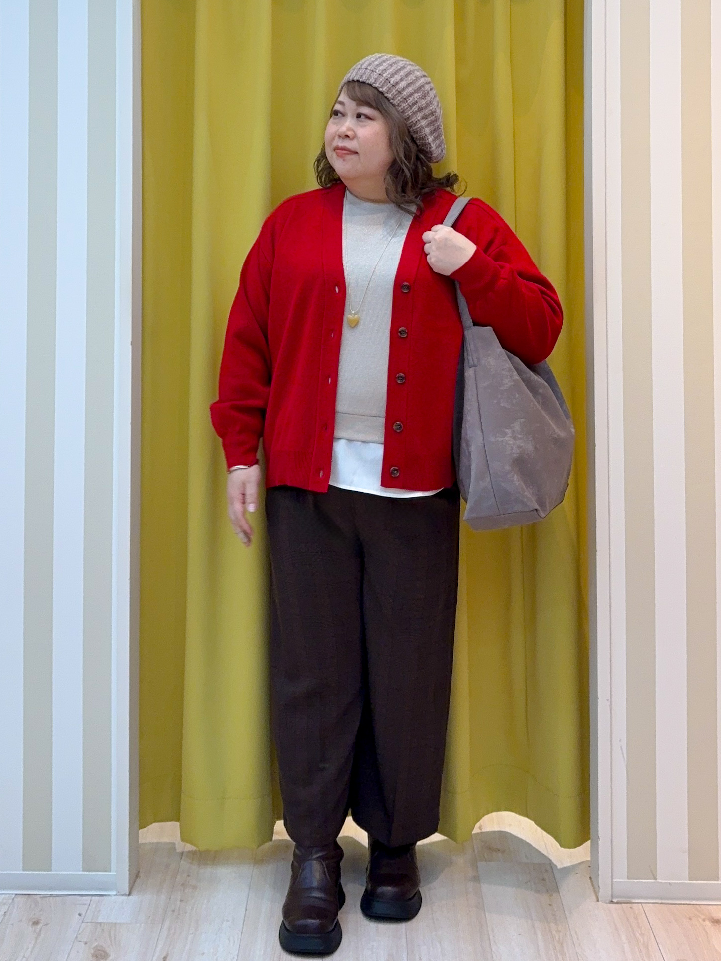 kotoさんさんの「SHOO･LA･RUE｜【毛玉になりにくい/S-LL/洗濯機可/体型カバー】Vネックゆったりカーディガン」を使ったコーディネート