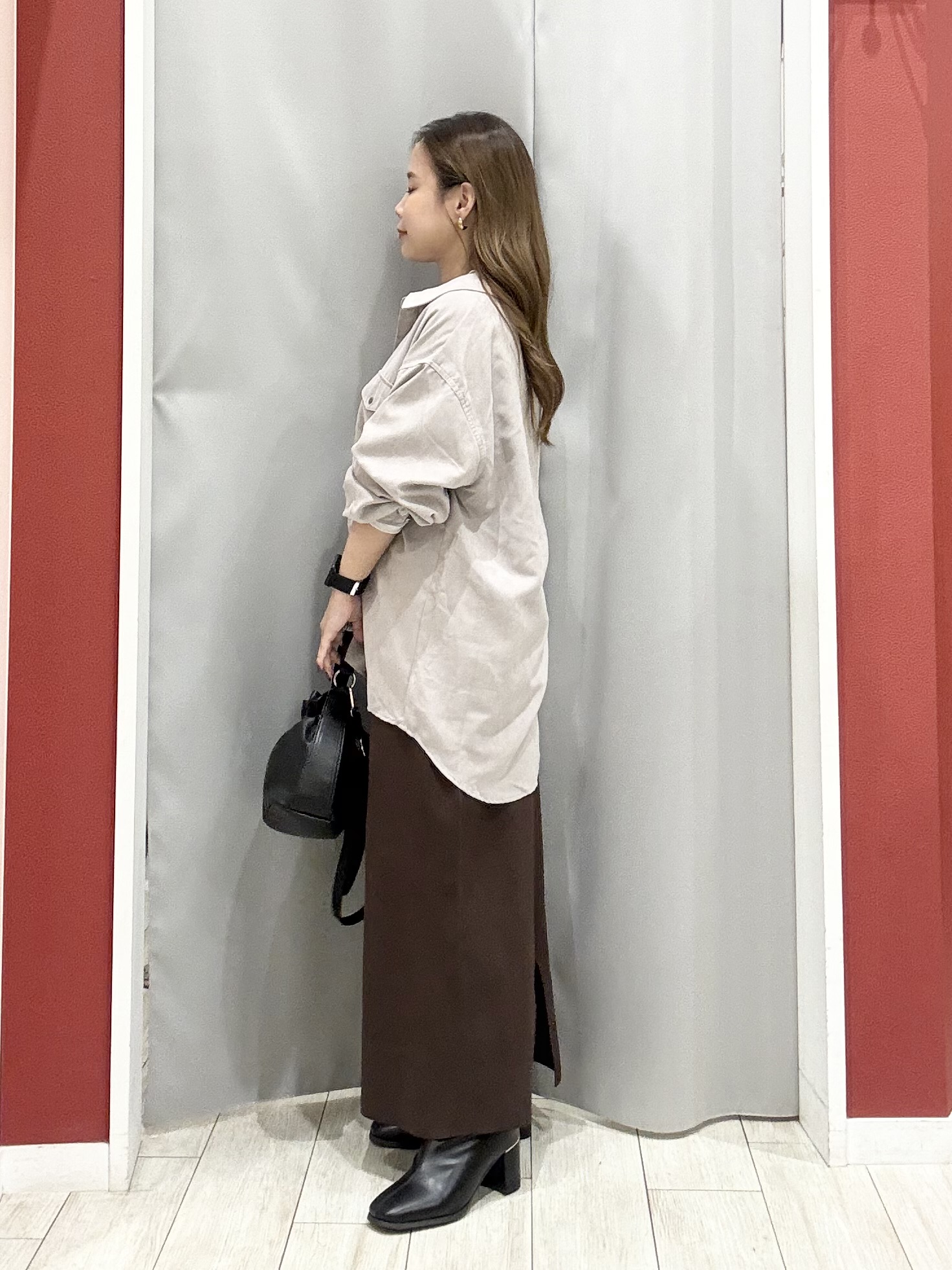 shioさんの「SHOO･LA･RUE｜【S-LL/洗濯機可】なめらかさが心地いい。スエード調ポケットシャツ」を使ったコーディネート