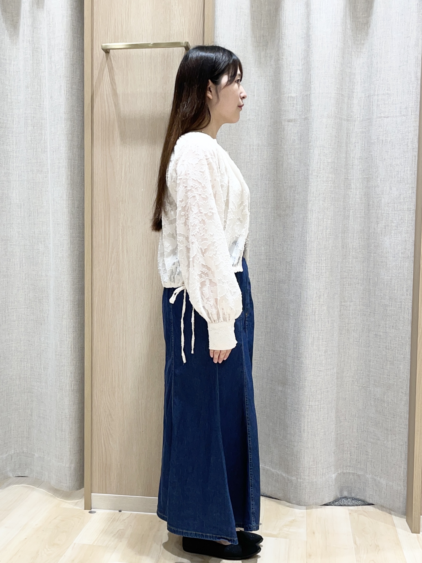 Aikoさんの「grove｜上品に華やぐ シアージャカードブラウス」を使ったコーディネート