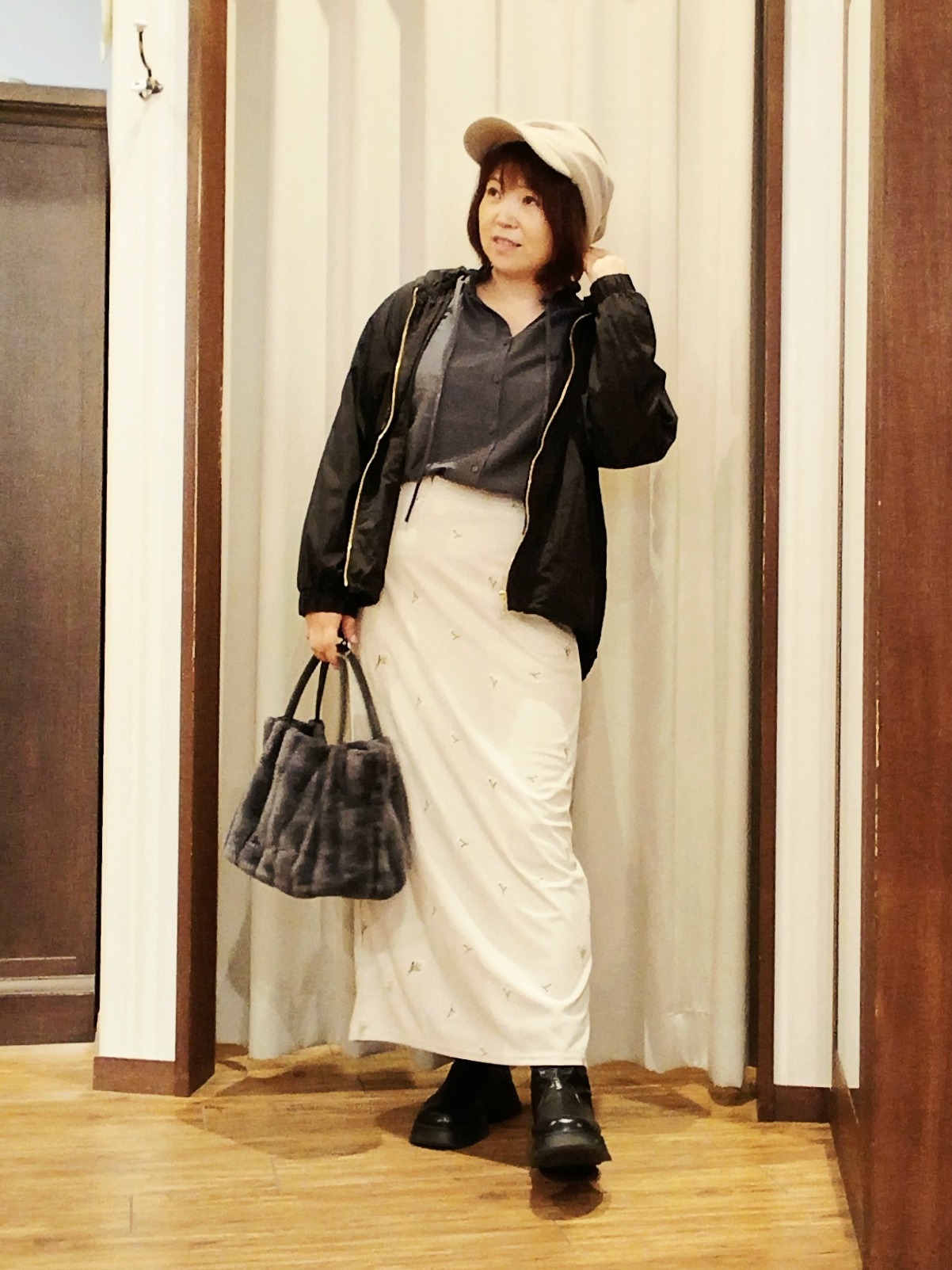 みーあさんの「SHOO･LA･RUE｜【S-LL/撥水】ゴールドパーツで女性らしく ギャザーブルゾン」を使ったコーディネート