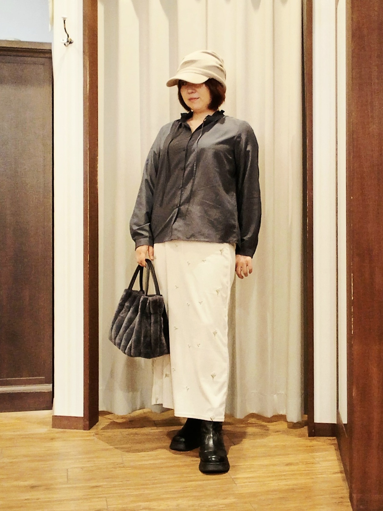 みーあさんの「SHOO･LA･RUE｜【S-LL/撥水】ゴールドパーツで女性らしく ギャザーブルゾン」を使ったコーディネート