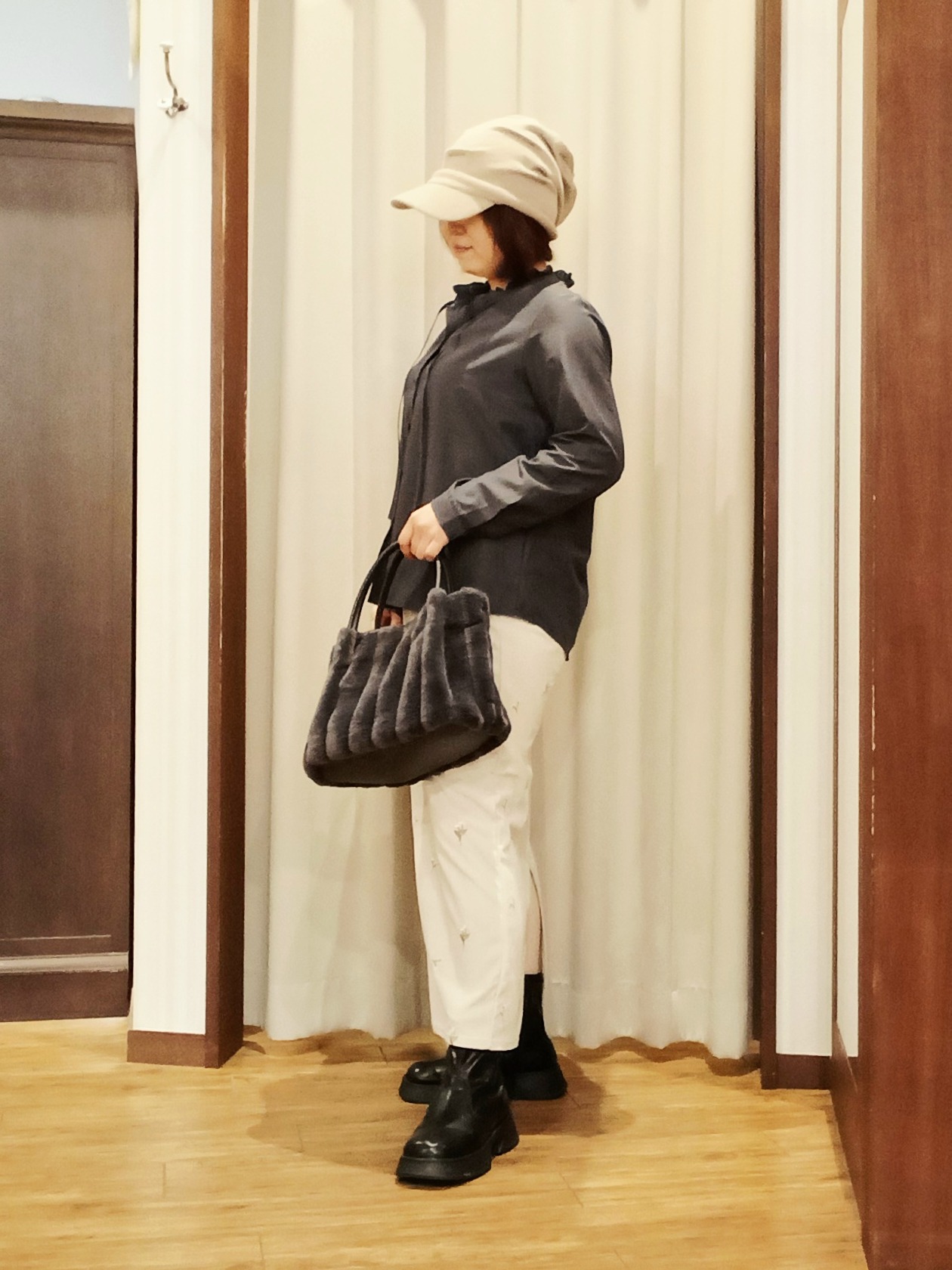 みーあさんの「SHOO･LA･RUE｜【S-LL/撥水】ゴールドパーツで女性らしく ギャザーブルゾン」を使ったコーディネート