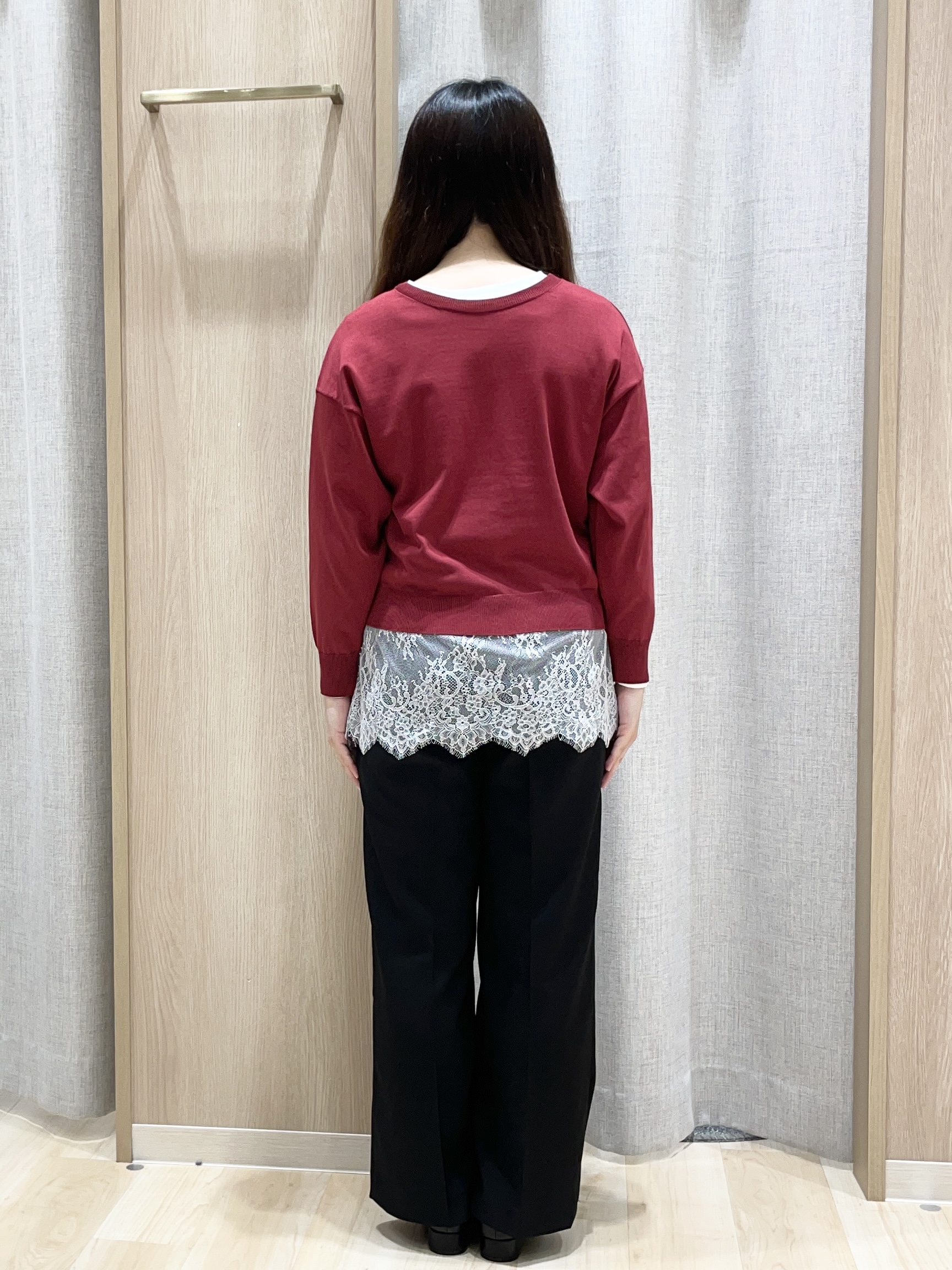 Aikoさんの「grove｜【前後2WAY】さりげなく、上品にきらめく ニットカーディガン」を使ったコーディネート