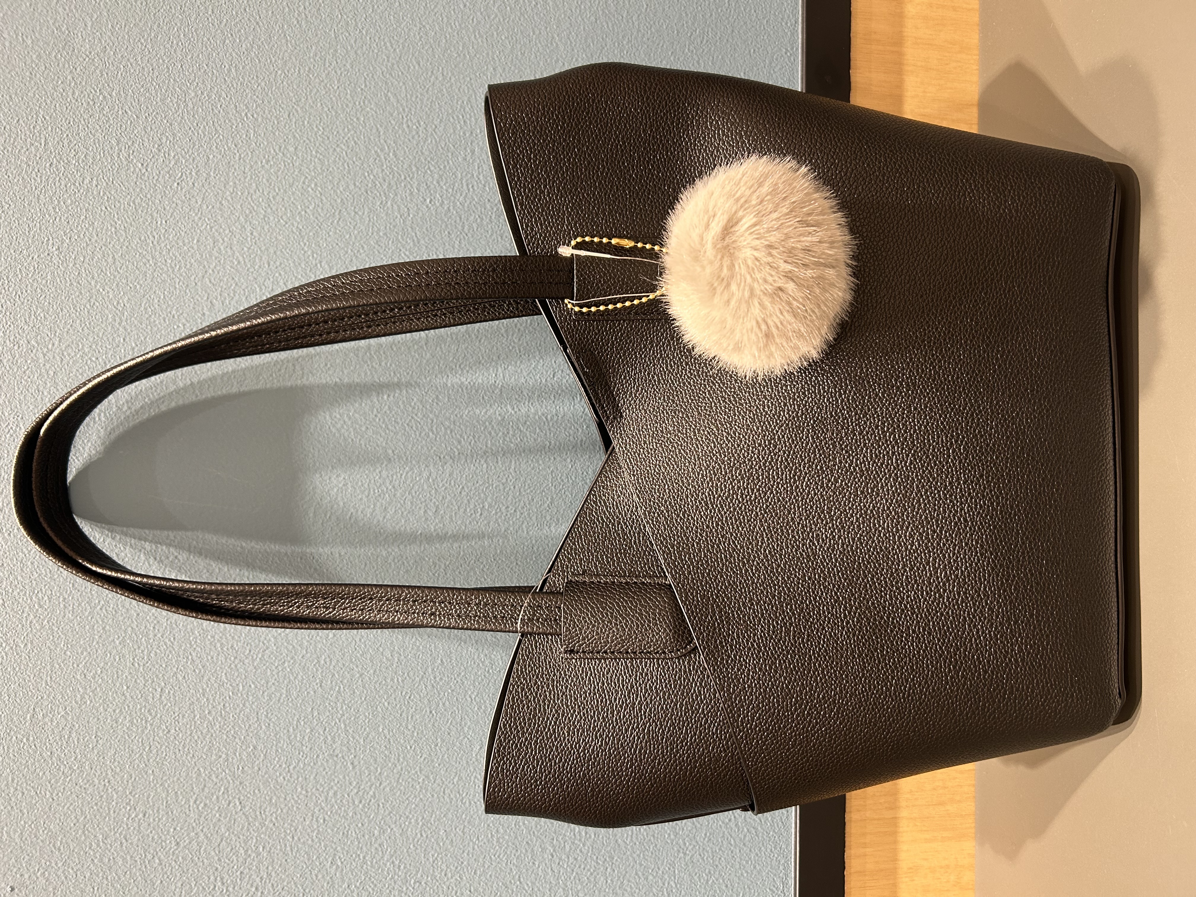 tomoさんの「SHOO･LA･RUE｜【毛玉になりにくい/S-LL/洗濯機可】ボートネックで首元美しく やわらかリブニット」を使ったコーディネート