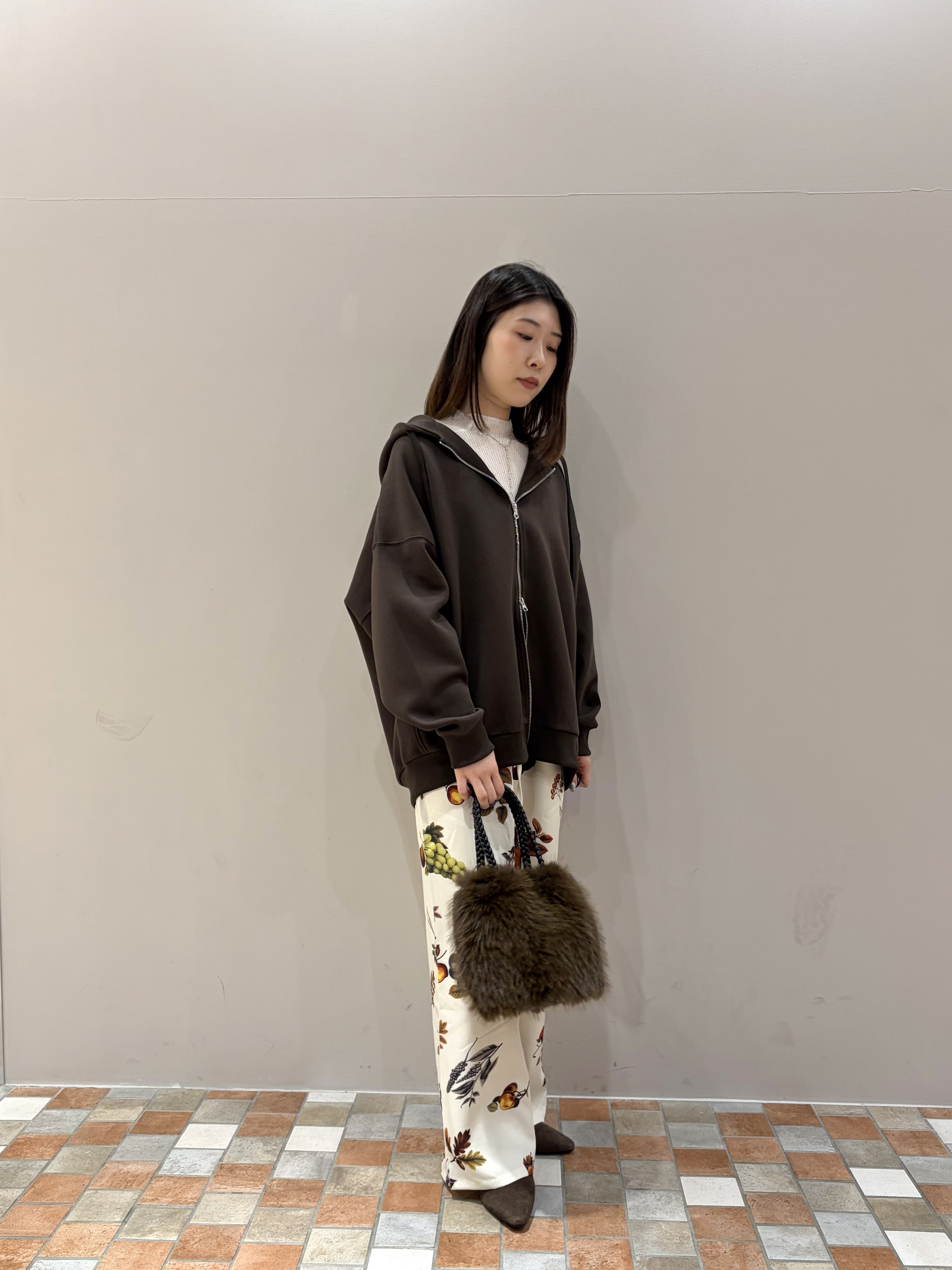 amiさんの「INDIVI｜ラインロングネックレス」を使ったコーディネート