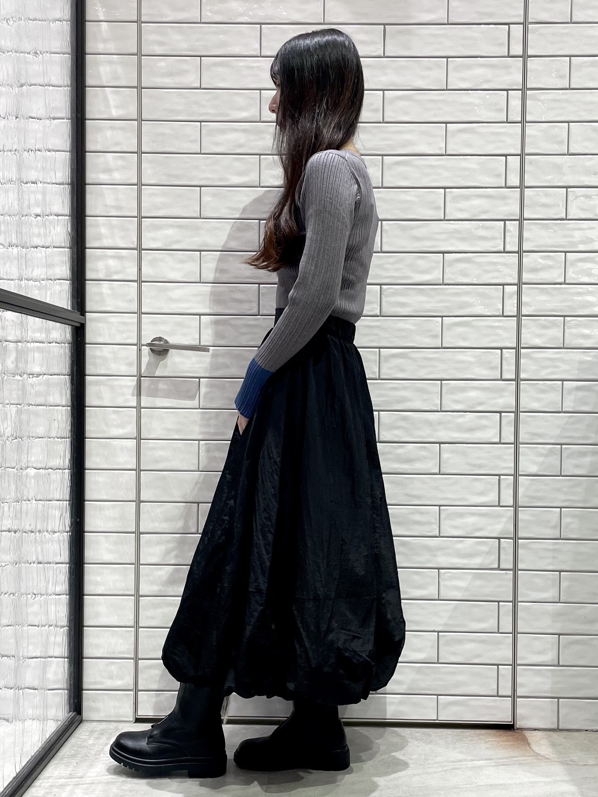 ayakaさんの「OPAQUE.CLIP｜配色スリーブランダムリブニット」を使ったコーディネート