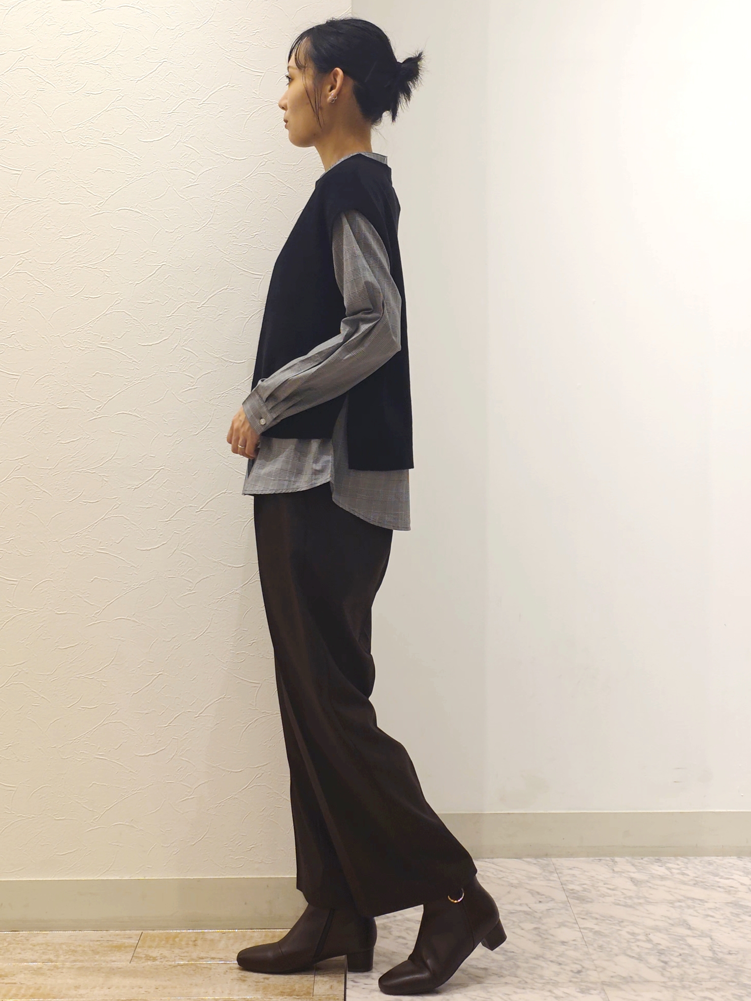 ケイさんの「grove｜【2点セット/時短・着回し】着るだけでコーデが完成 ニットベスト&times;シャツ」を使ったコーディネート