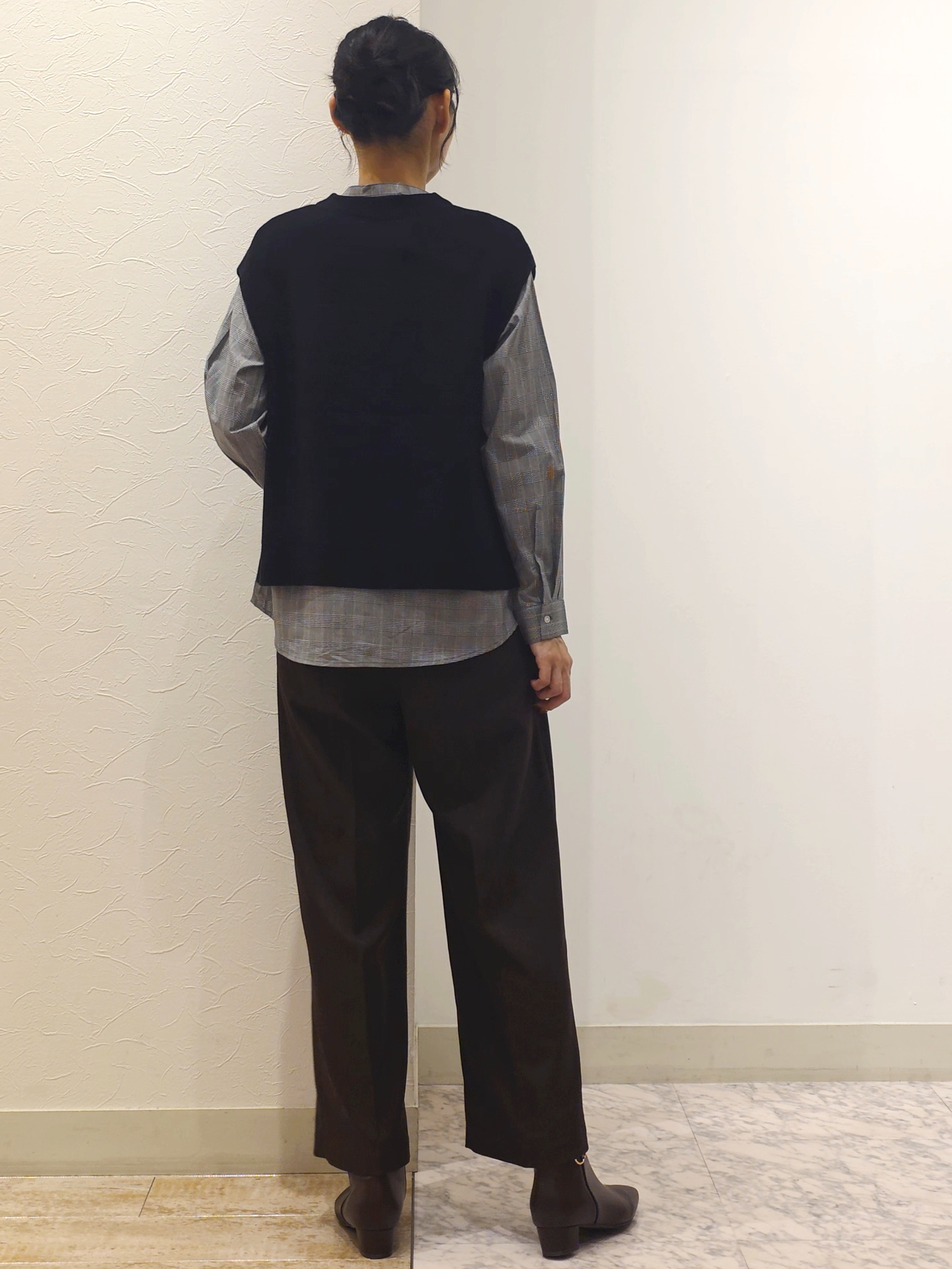 ケイさんの「grove｜【2点セット/時短・着回し】着るだけでコーデが完成 ニットベスト&times;シャツ」を使ったコーディネート