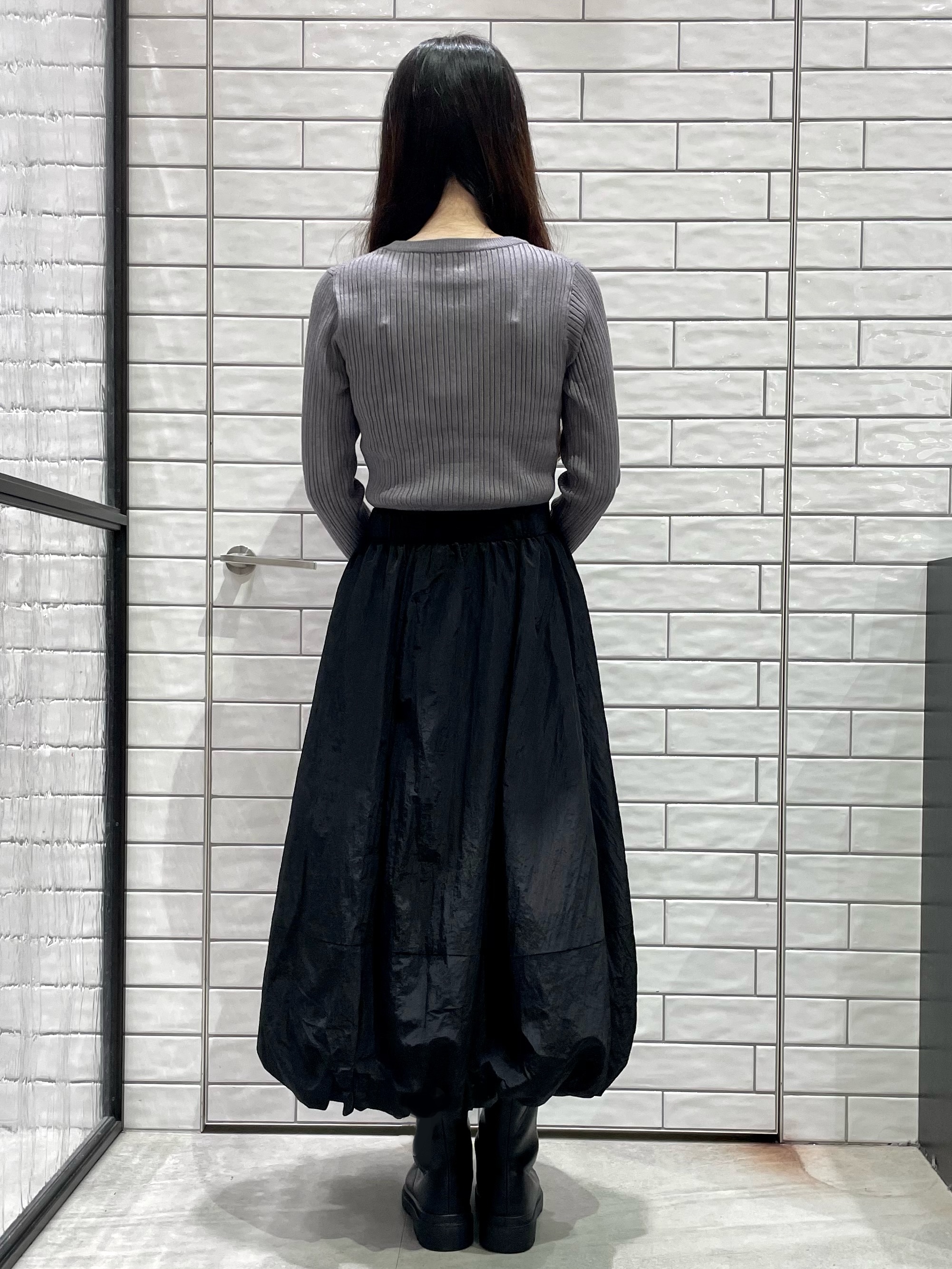 ayakaさんの「OPAQUE.CLIP｜配色スリーブランダムリブニット」を使ったコーディネート