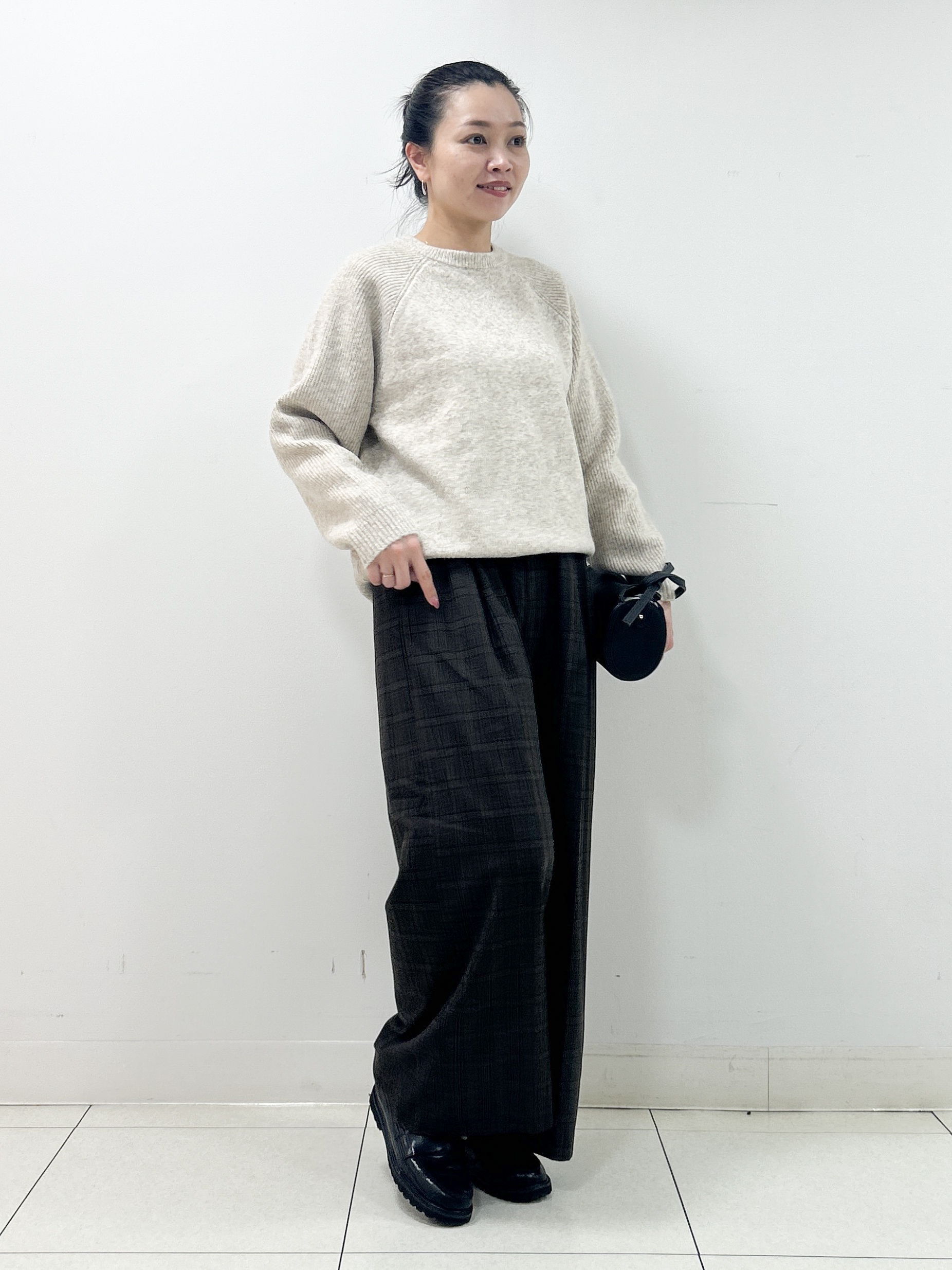 Kaiさんの「Dessin｜【洗濯機OK/サスティナブル/6色展開】編地切替ラグラン ニットプルオーバー」を使ったコーディネート