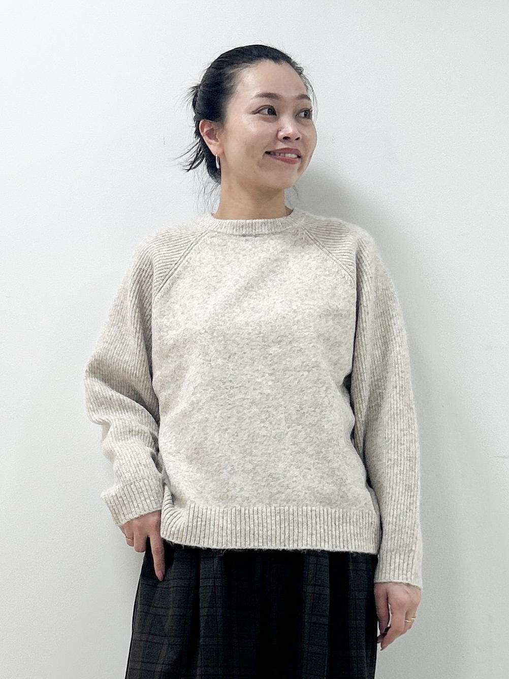 Kaiさんの「Dessin｜【洗濯機OK/サスティナブル/6色展開】編地切替ラグラン ニットプルオーバー」を使ったコーディネート