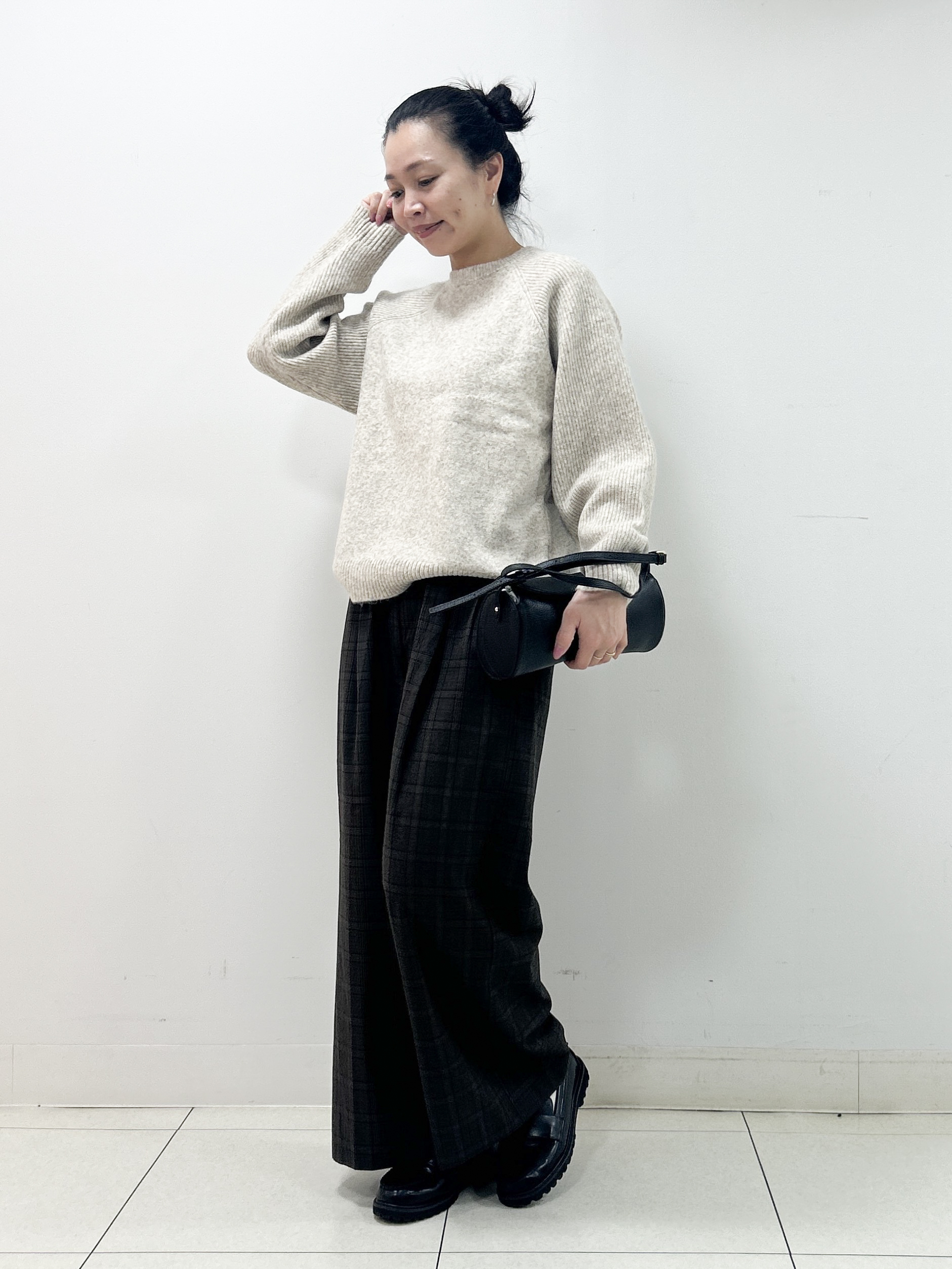 Kaiさんの「Dessin｜【洗濯機OK/サスティナブル/6色展開】編地切替ラグラン ニットプルオーバー」を使ったコーディネート