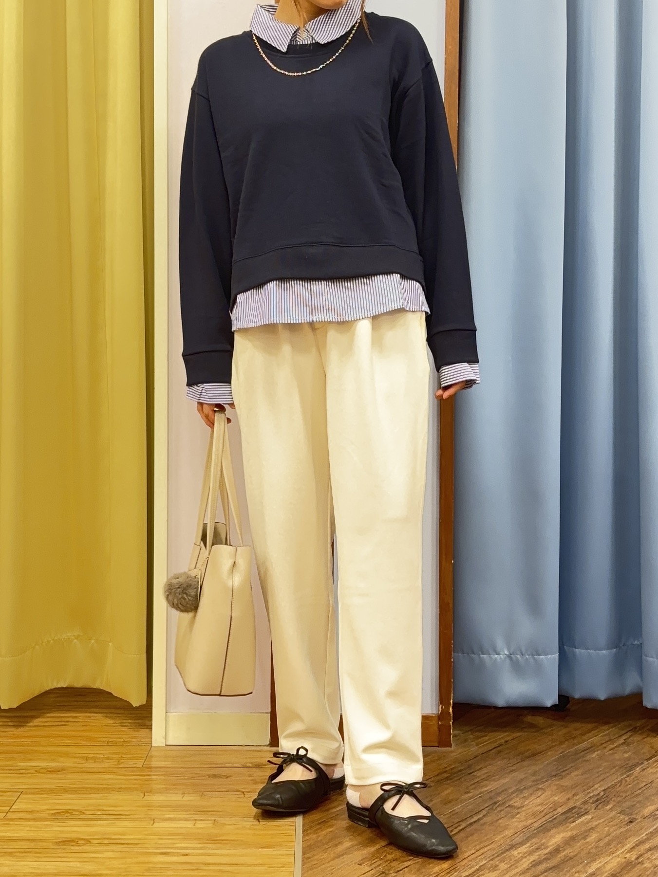 himiさんの「SHOO･LA･RUE｜【S-LL/洗濯機可】一枚でレイヤード感が完成する シャツドッキング裏毛トップス」を使ったコーディネート