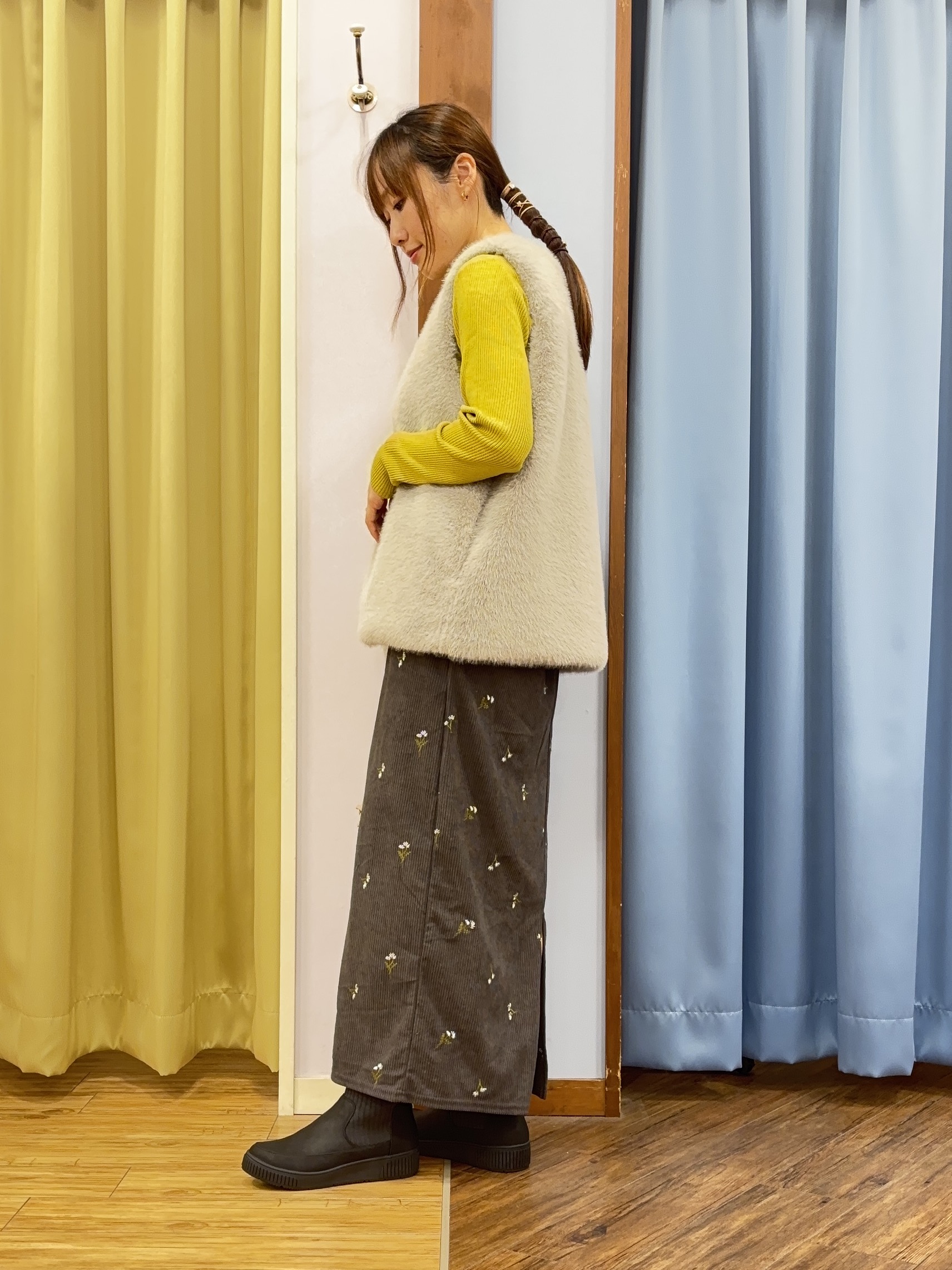 himiさんの「SHOO･LA･RUE｜【毛玉になりにくい/S-LL/洗濯機可】ボートネックで首元美しく やわらかリブニット」を使ったコーディネート
