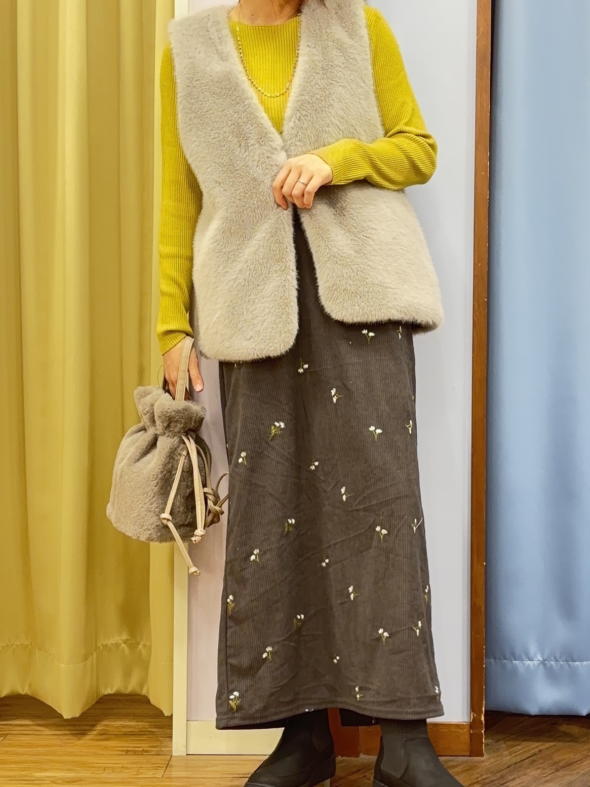 himiさんの「SHOO･LA･RUE｜【毛玉になりにくい/S-LL/洗濯機可】ボートネックで首元美しく やわらかリブニット」を使ったコーディネート