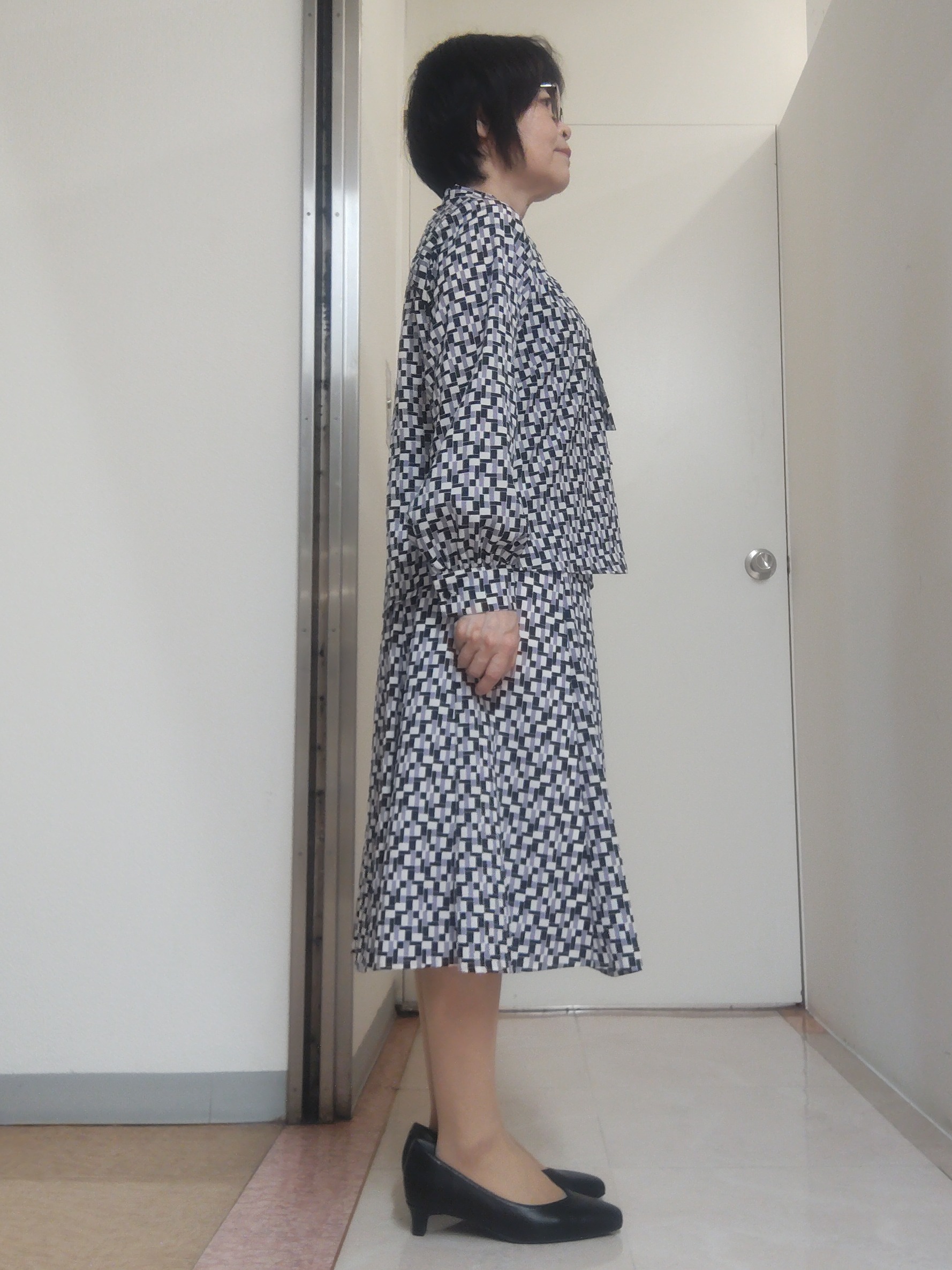 tokuさんの「Reflect｜【SS-4Lサイズ／セットアップ】幾何柄プリント ボウタイデザインブラウス」を使ったコーディネート