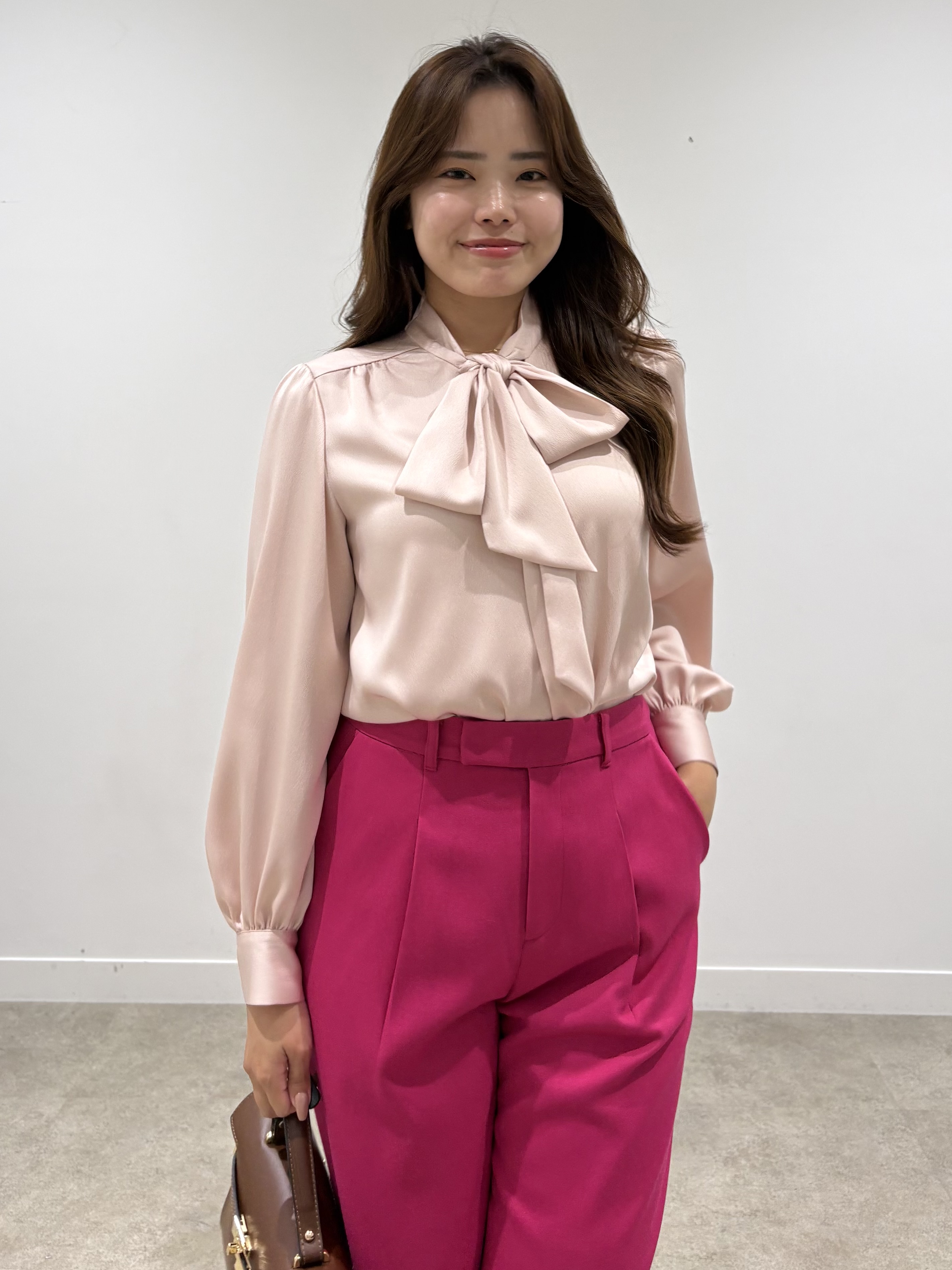 MISAKIさんの「COUP DE CHANCE｜シルク調リボンブラウス」を使ったコーディネート
