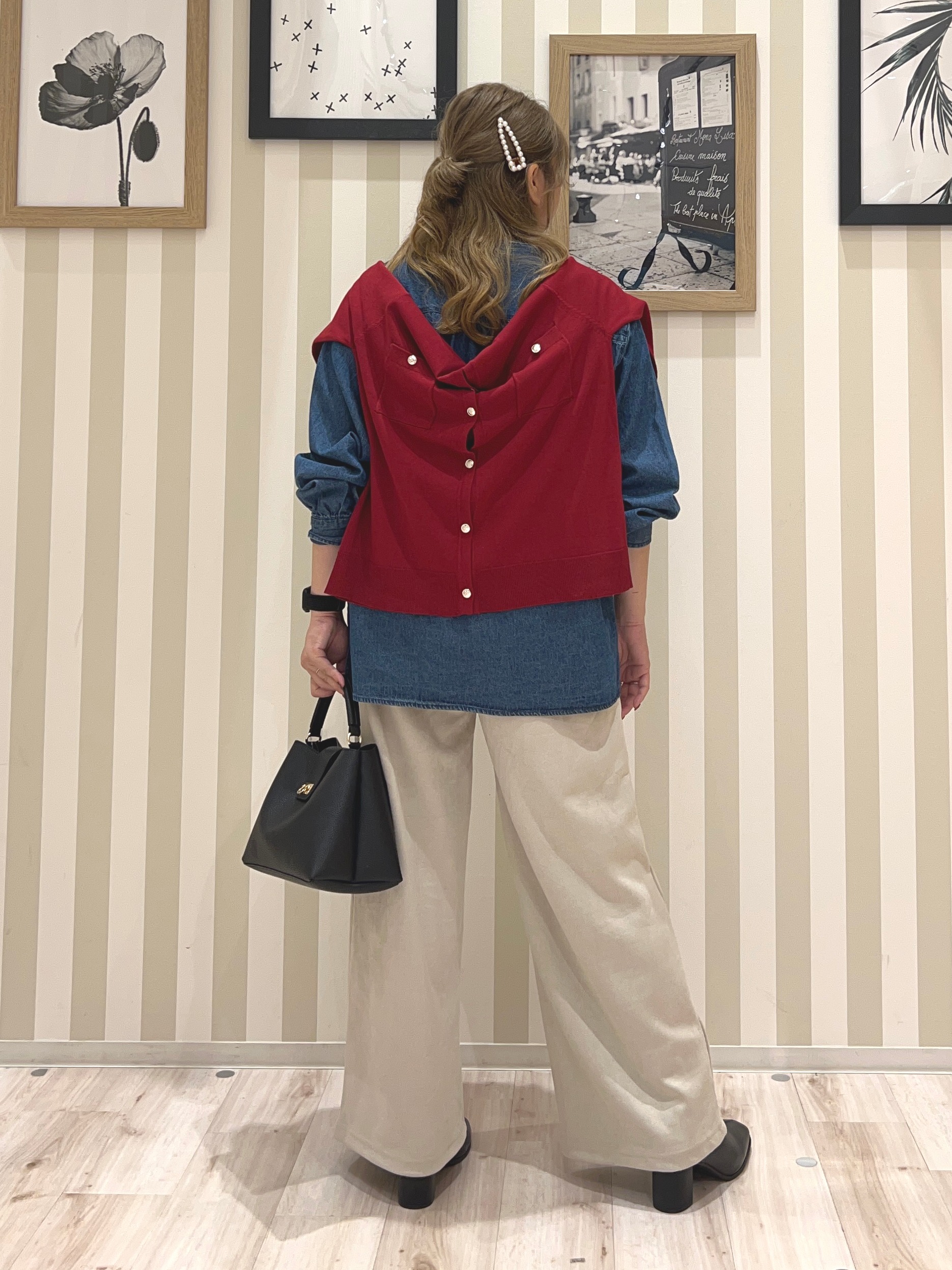 mさんの「SHOO･LA･RUE｜【S-LL/洗濯機可】華やぐデニムボウタイリボンシャツ」を使ったコーディネート