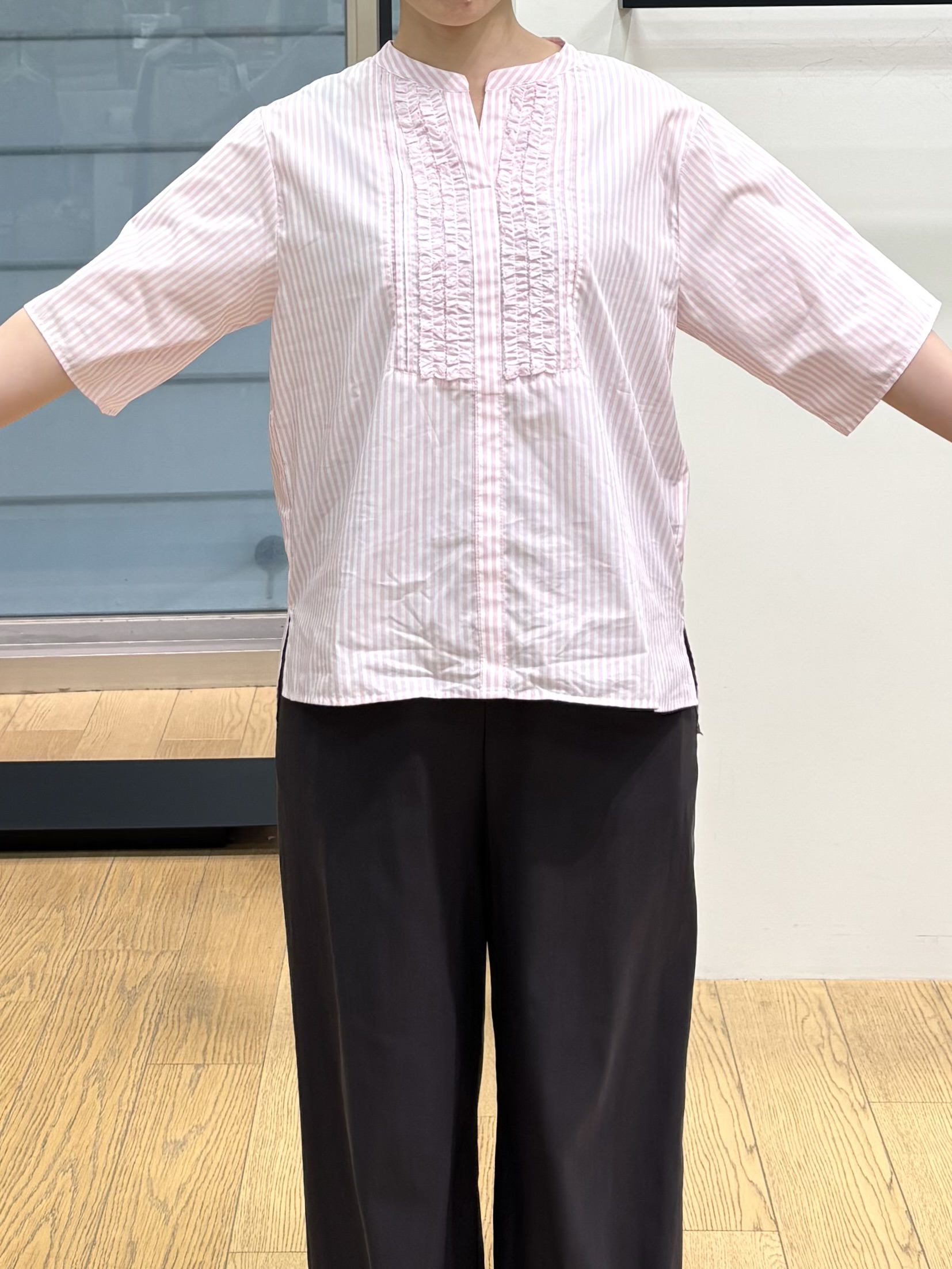 asamiさんの「INDIVI｜【褒められパンツ／洗える／ウエストゴム】ワイドタックパンツ」を使ったコーディネート