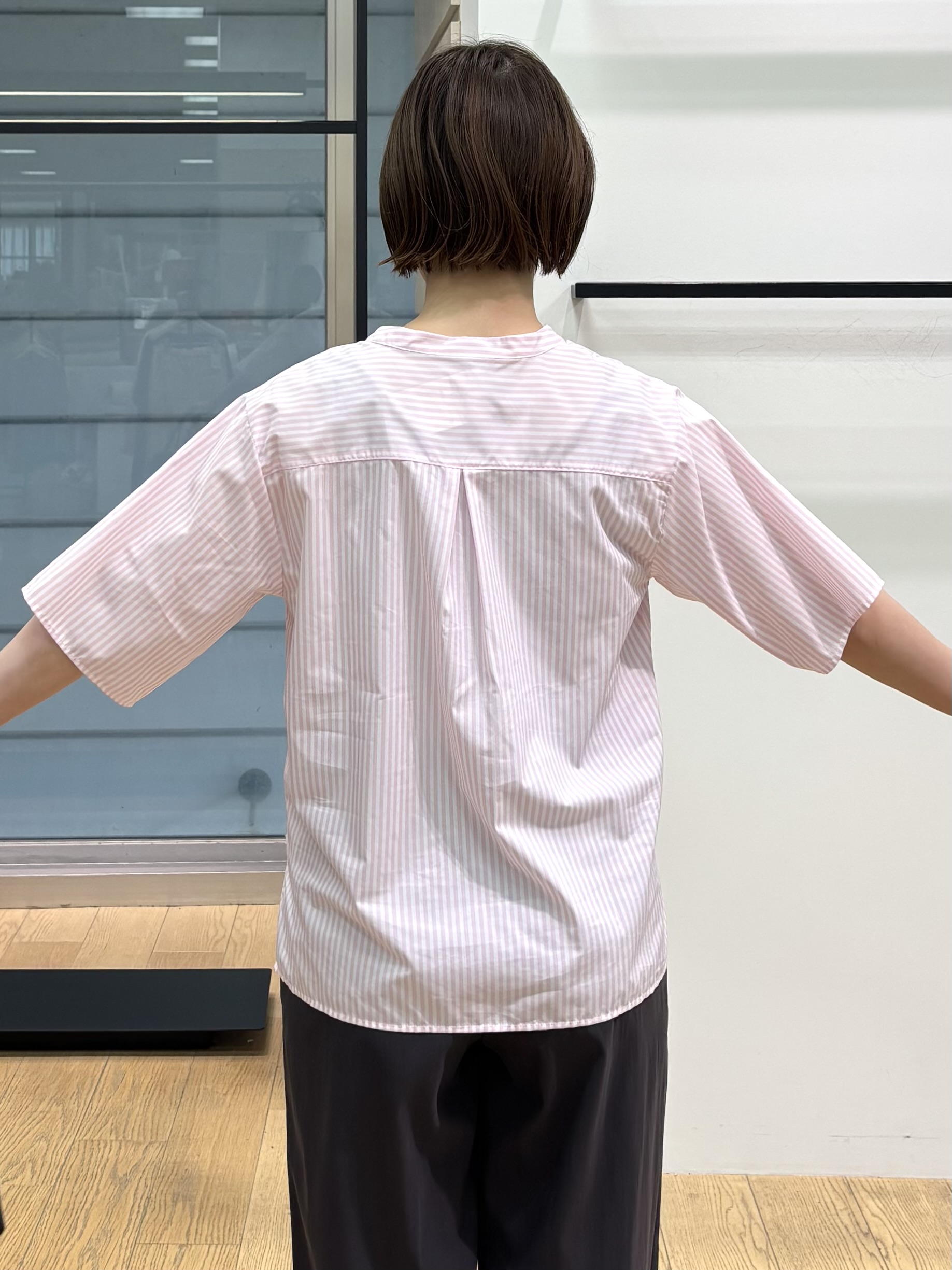 asamiさんの「INDIVI｜【褒められパンツ／洗える／ウエストゴム】ワイドタックパンツ」を使ったコーディネート