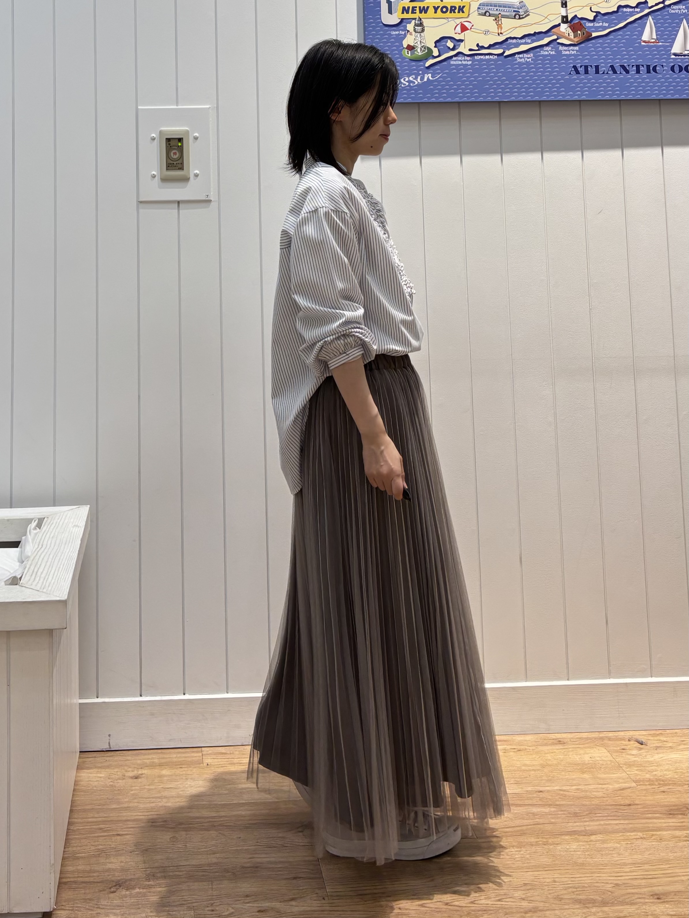 OKADAさんの「Dessin｜【高レビュー/洗える/7色展開】フロントフリルブラウス」を使ったコーディネート