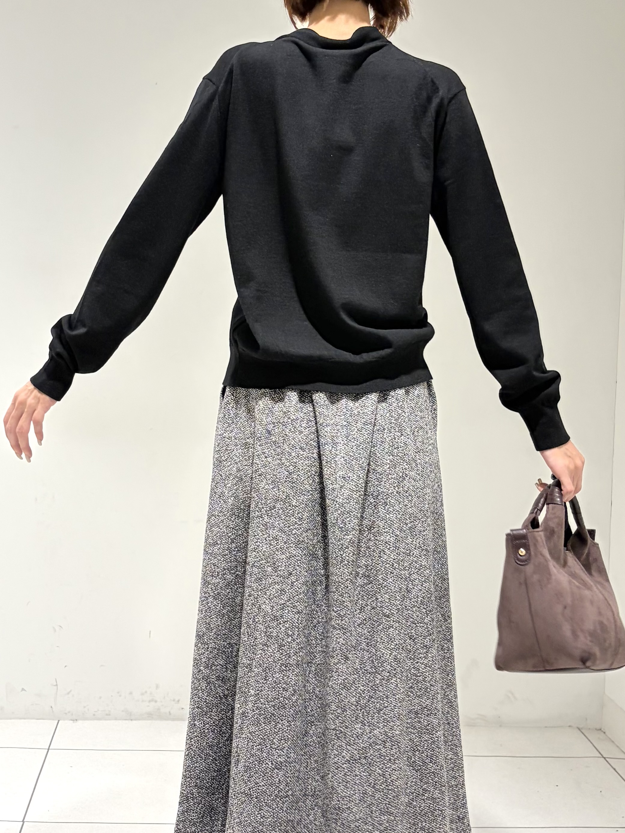 shioriさんの「INDIVI｜【風合い柔らか／SETUP可】ブークレ起毛ジャージフレアスカート」を使ったコーディネート