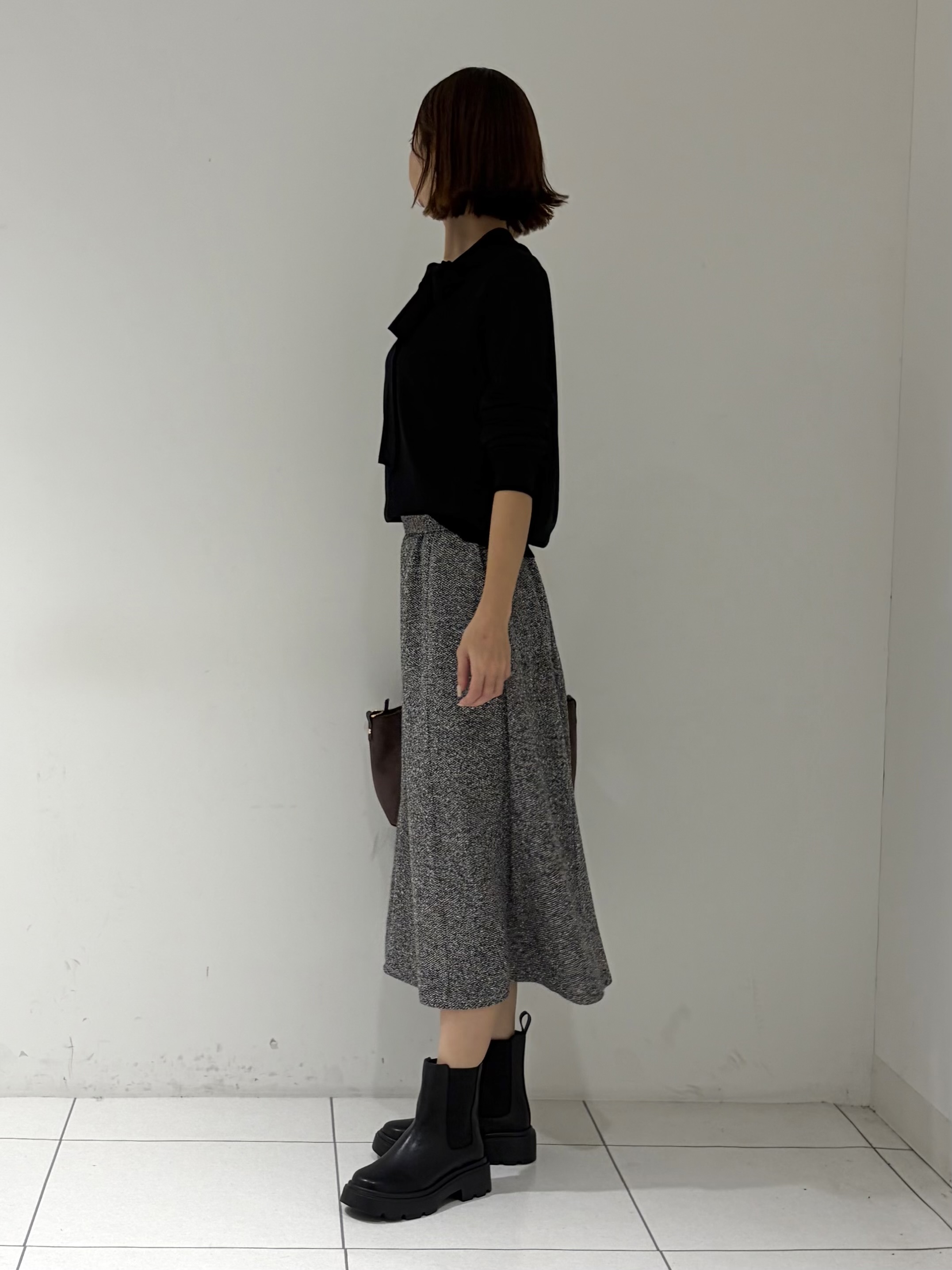shioriさんの「INDIVI｜【風合い柔らか／SETUP可】ブークレ起毛ジャージフレアスカート」を使ったコーディネート