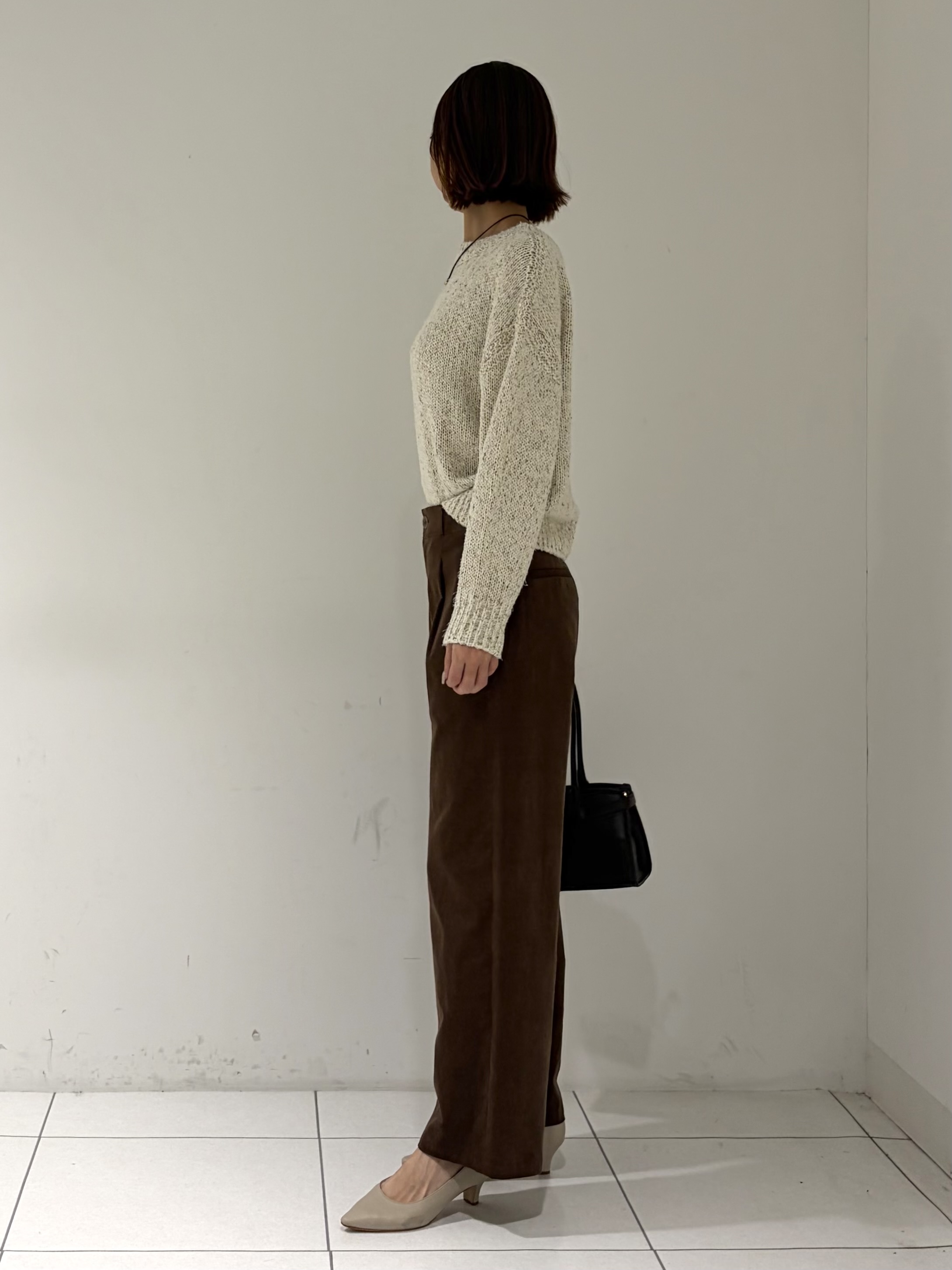 shioriさんの「INDIVI｜【コットン混／ミックスカラー】カールヤーン パフスリーブニット」を使ったコーディネート