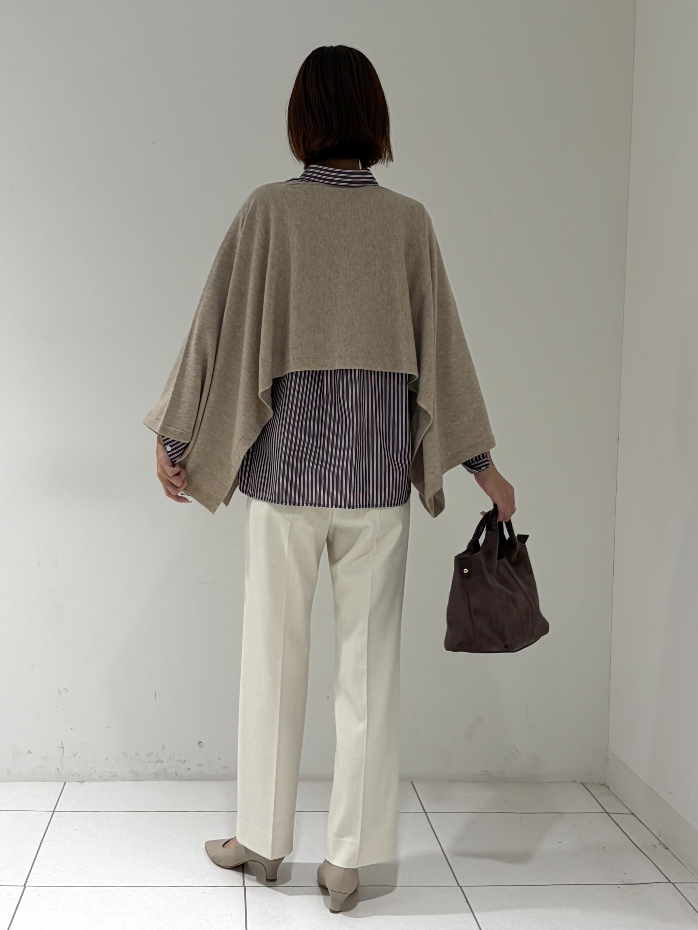 shioriさんの「INDIVI｜【2WAY／着回し◎】ウール混ニットケープポンチョ」を使ったコーディネート