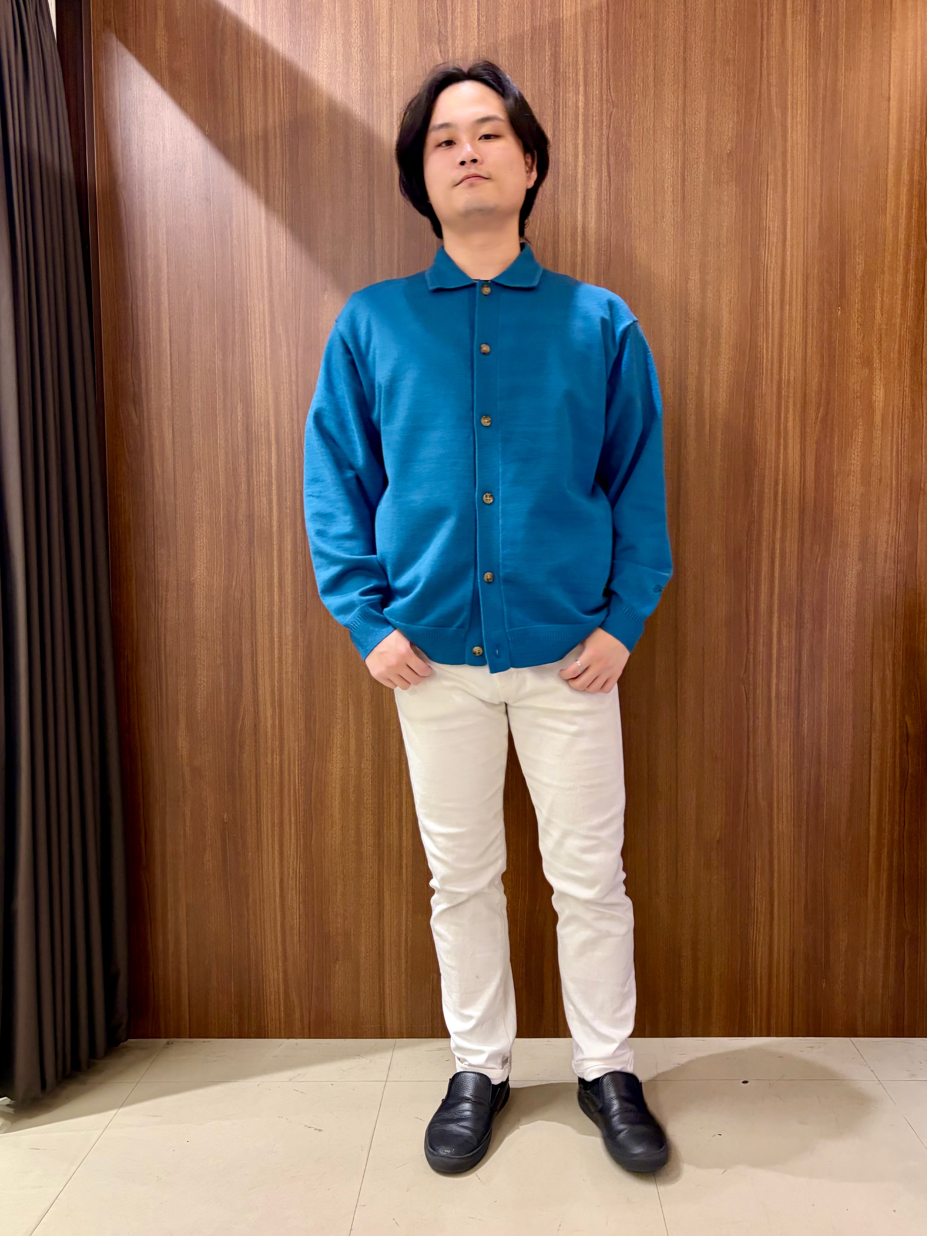 中村さんの「TAKEO KIKUCHI｜ニット シャツ カーディガン」を使ったコーディネート