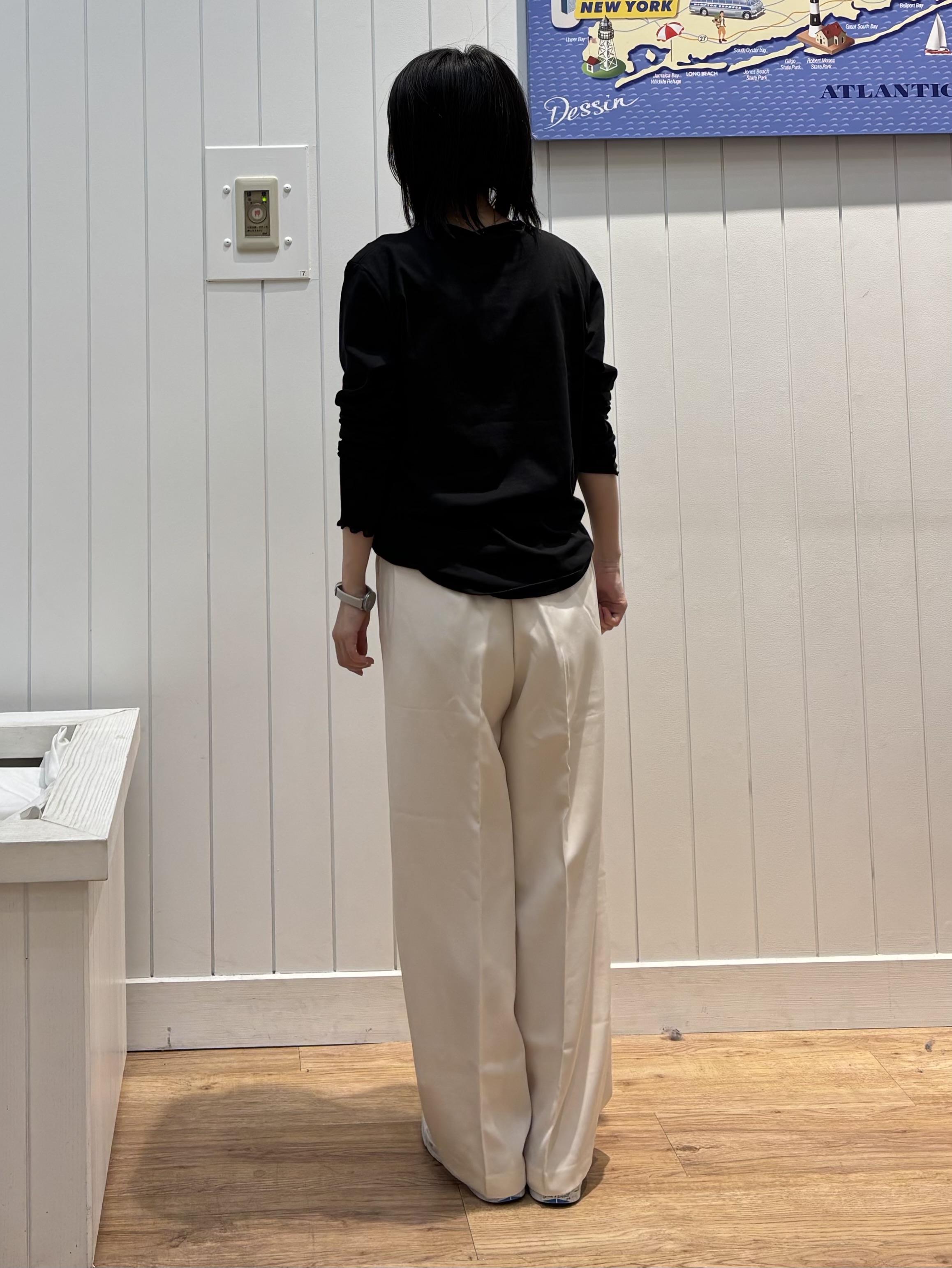 OKADAさんの「Dessin｜シアー切り替えクルーネックカットソー」を使ったコーディネート