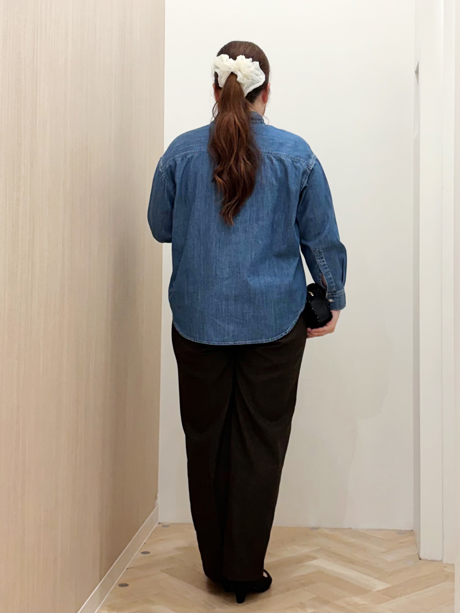 akariさんの「grove｜【Lee&times;grove別注】DENIM BOWTIE SHIRTS」を使ったコーディネート