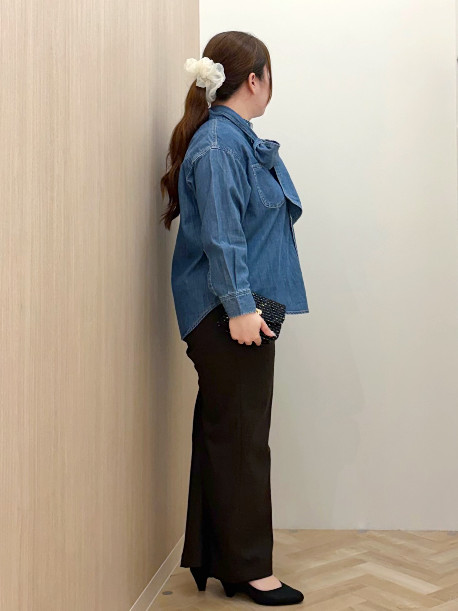 akariさんの「grove｜【Lee&times;grove別注】DENIM BOWTIE SHIRTS」を使ったコーディネート