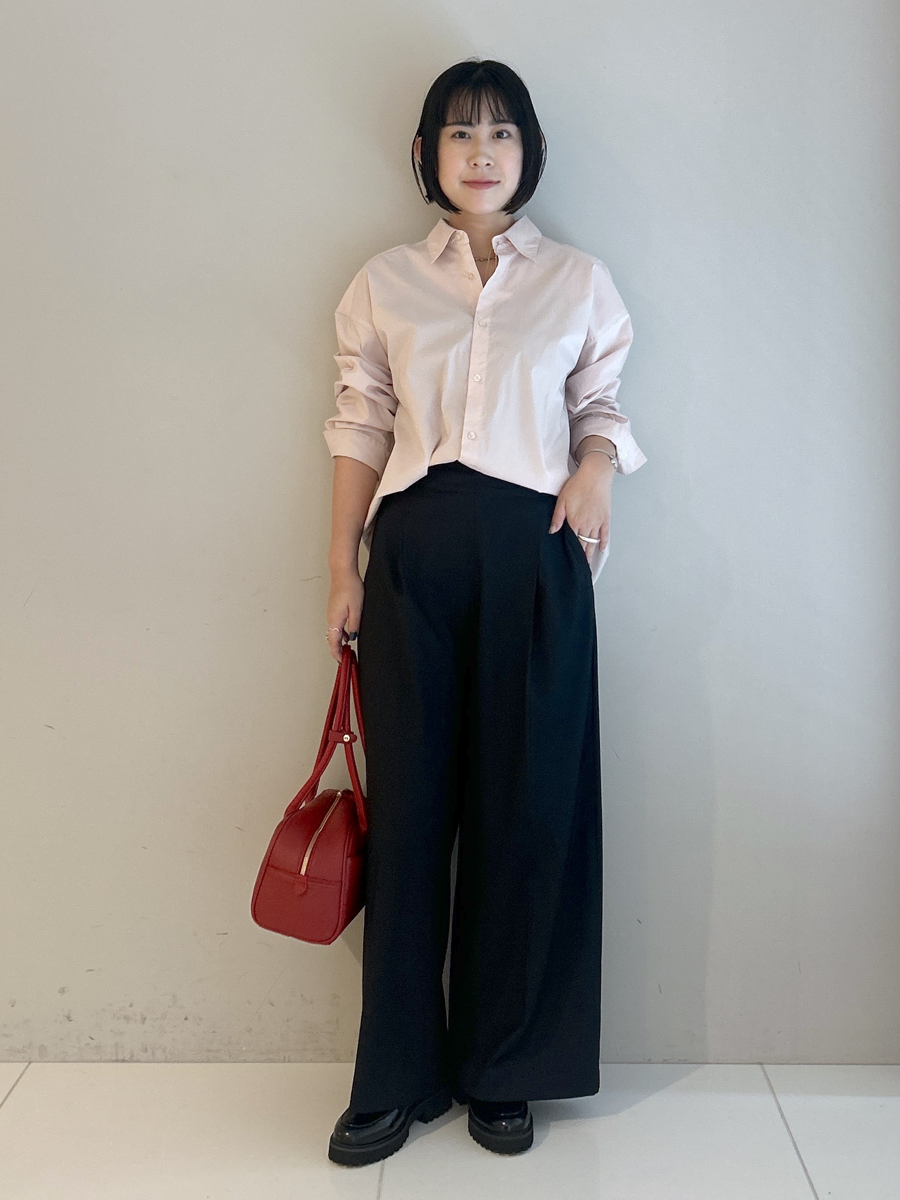 Hirokaさんの「Dessin｜【洗える/オンオフ着られる】袖裏ワンポイント刺繍 オーバーシャツ」を使ったコーディネート