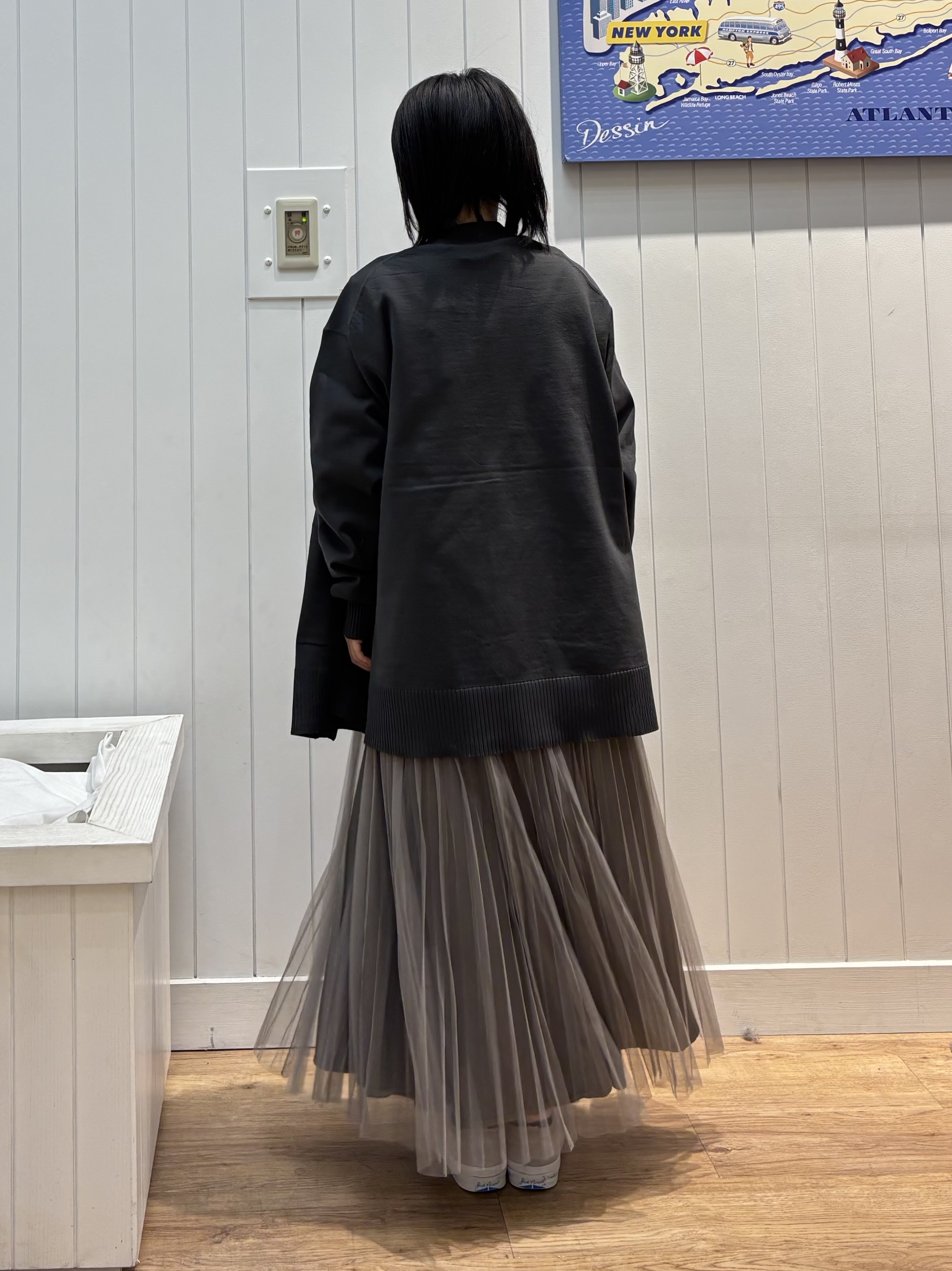 OKADAさんの「Dessin｜【サスティナブル/洗濯機OK】オーバーサイズVネックカーディガン」を使ったコーディネート