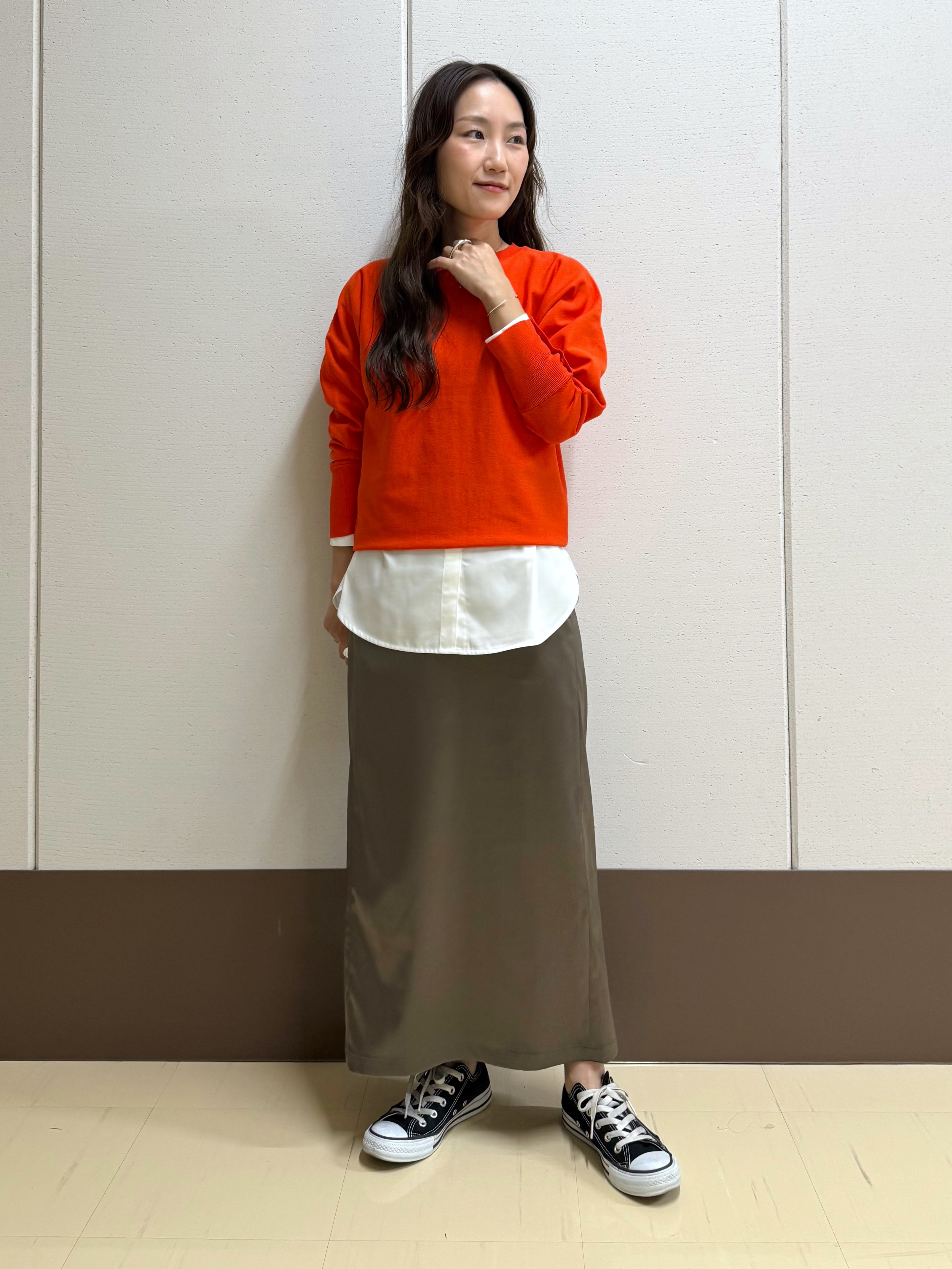 mamiさんの「INDIVI｜【選べる6色／ストレッチ◎】きれいめドルマンスリーブニット」を使ったコーディネート