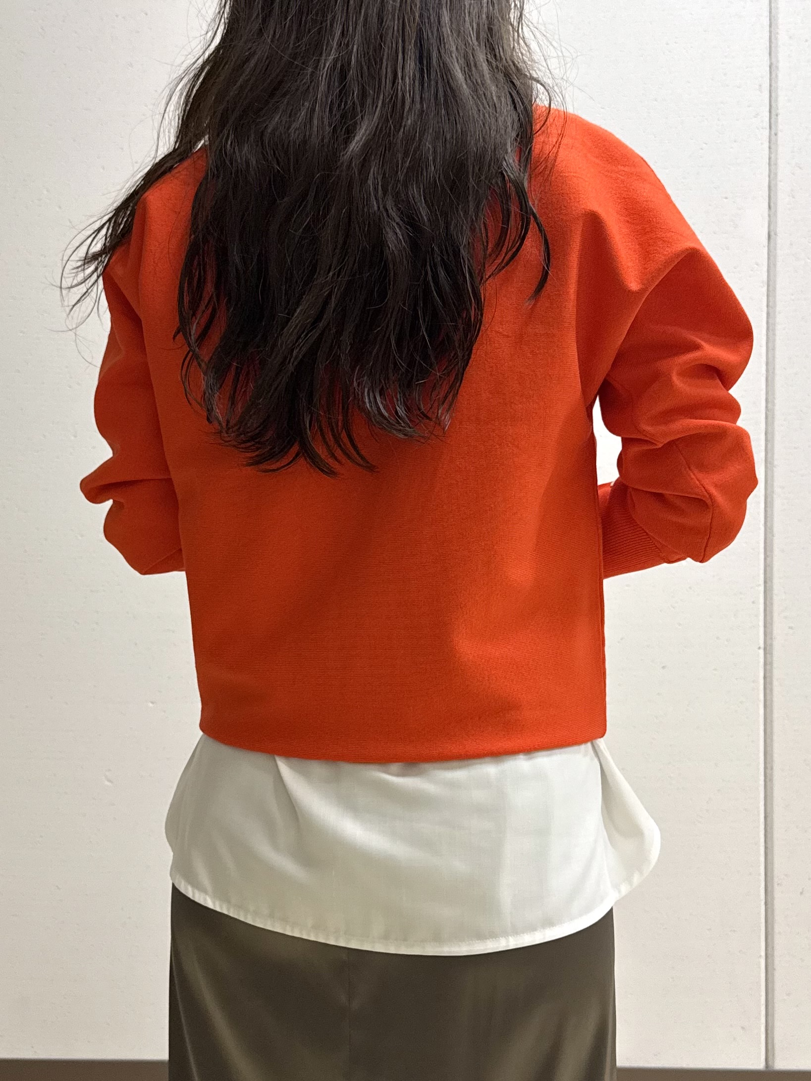 mamiさんの「INDIVI｜【選べる6色／ストレッチ◎】きれいめドルマンスリーブニット」を使ったコーディネート